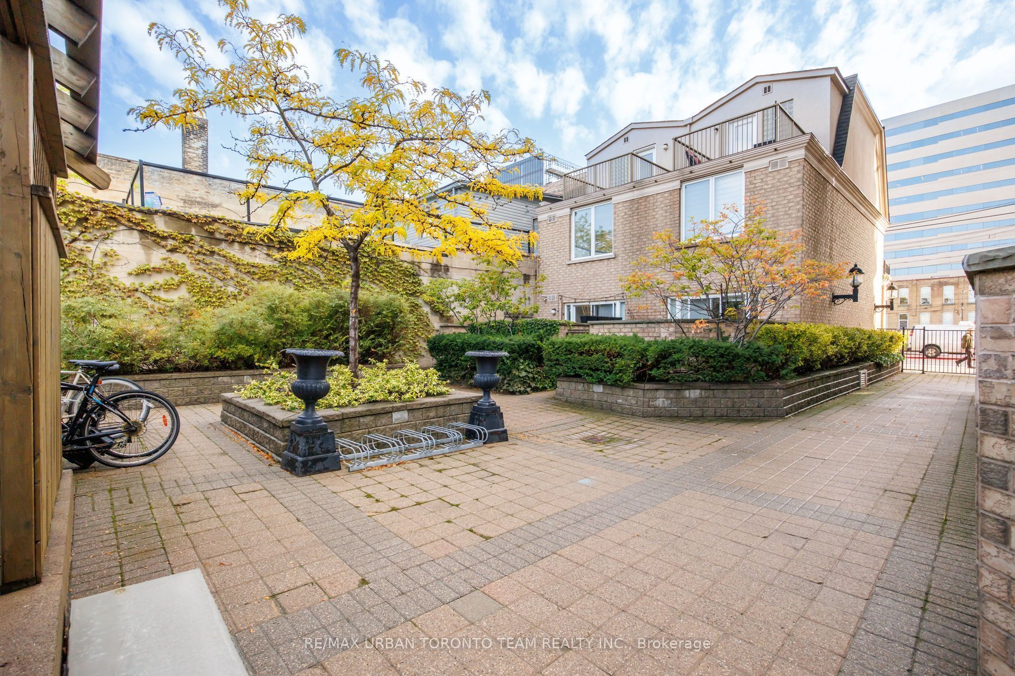 140 Bathurst Street #505 Property Photo 28