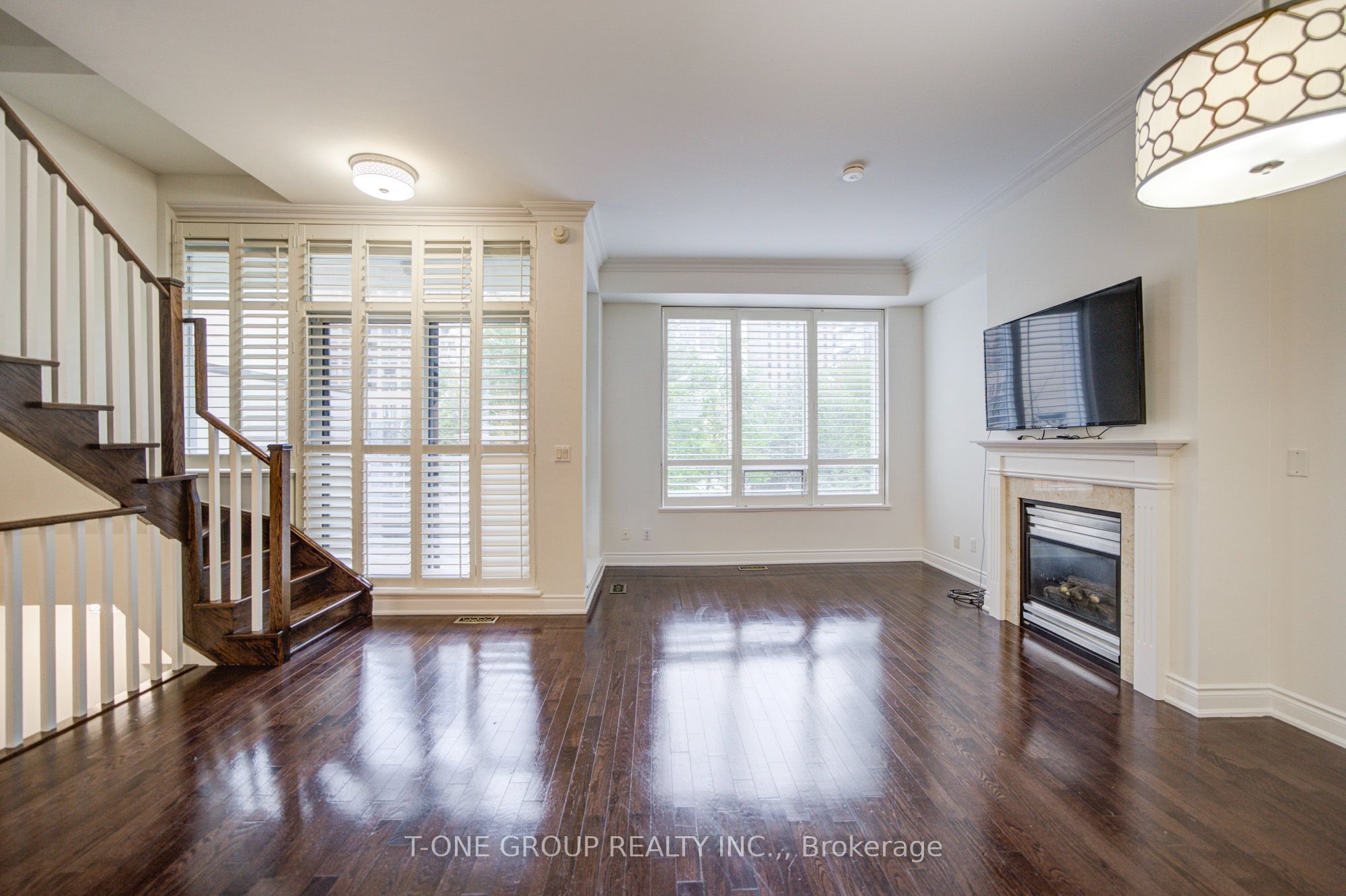 761 Bay Street Th 8 Property Photo 11