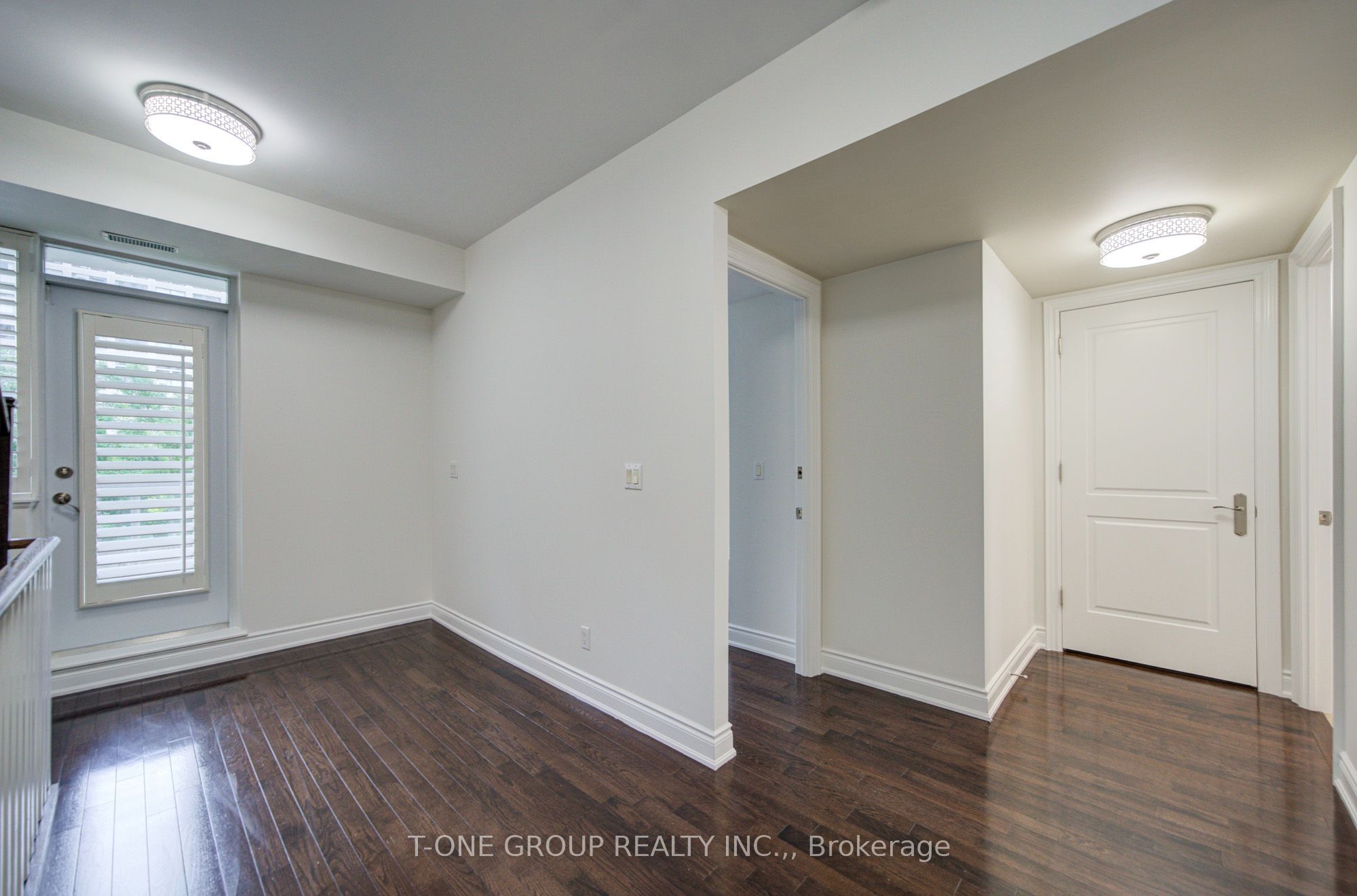 761 Bay Street Th 8 Property Photo 31