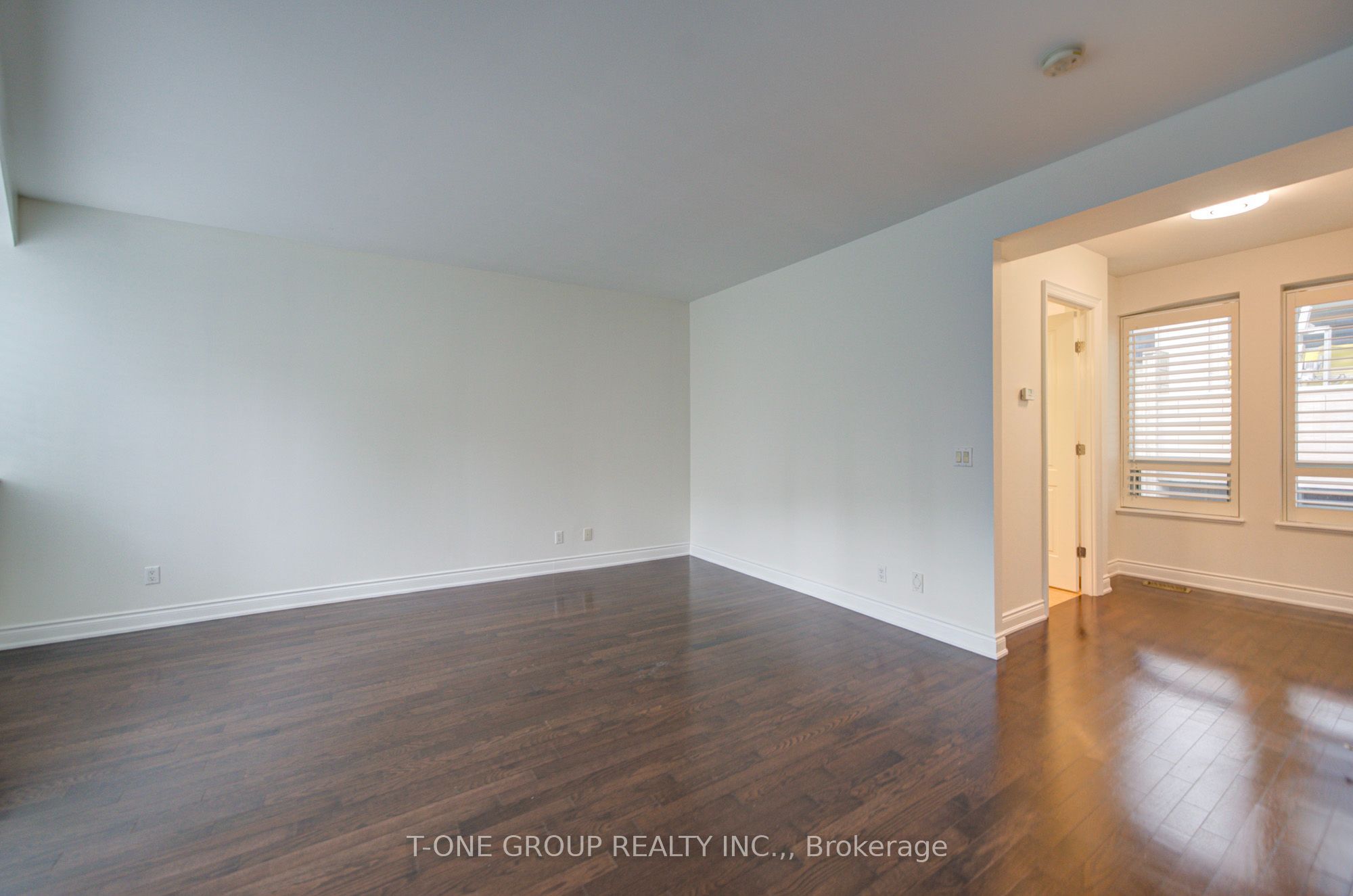 761 Bay Street Th 8 Property Photo 36