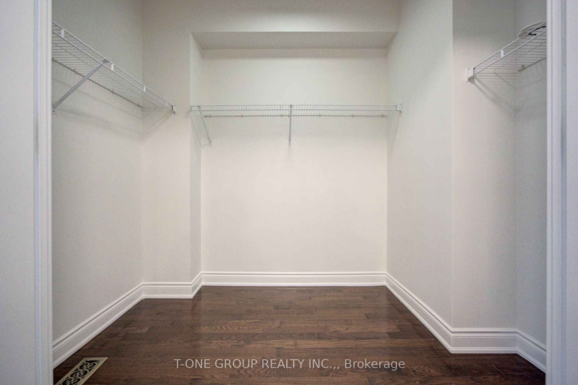 761 Bay Street Th 8 Property Photo 37