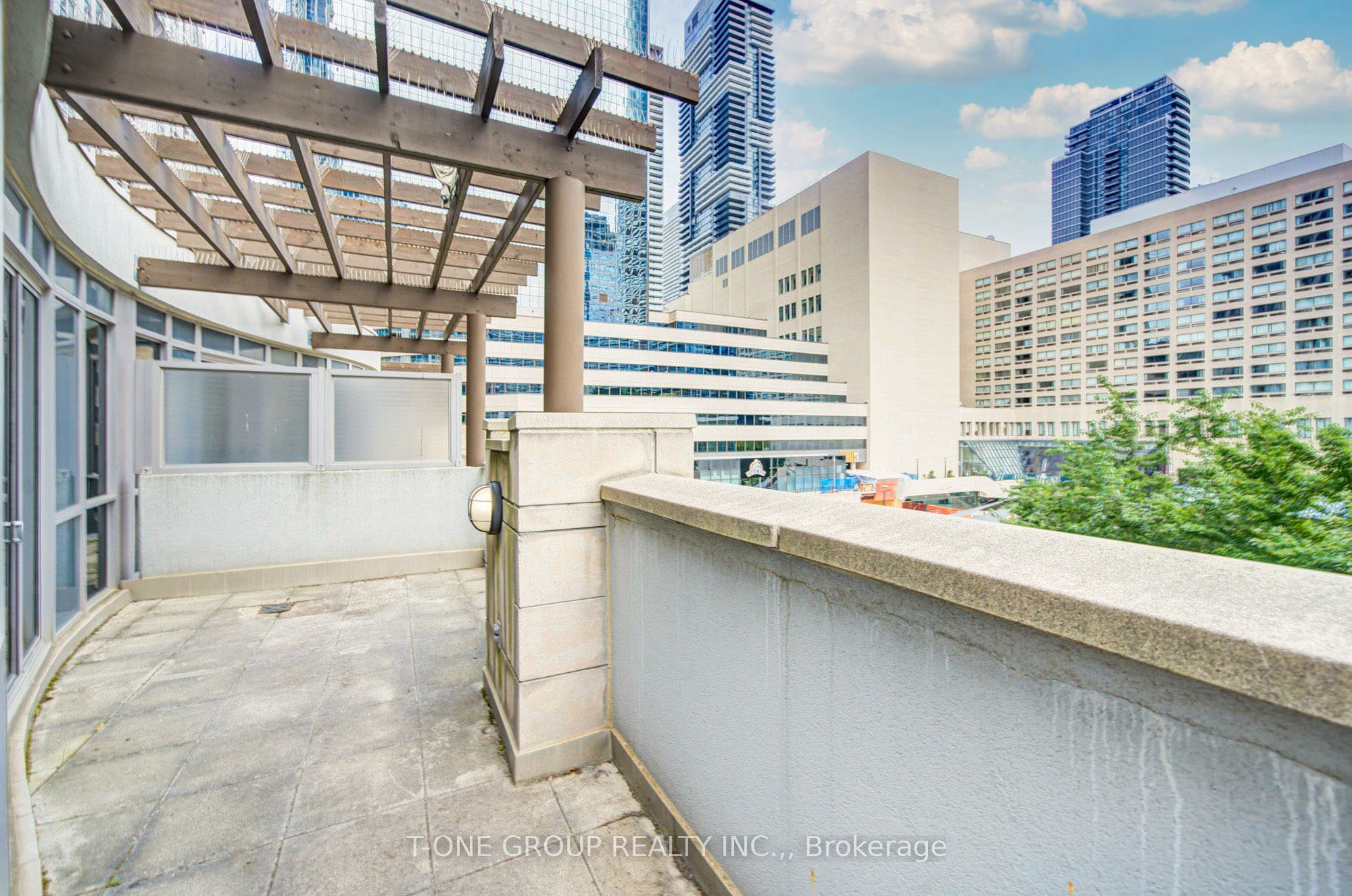 761 Bay Street Th 8 Property Photo 45