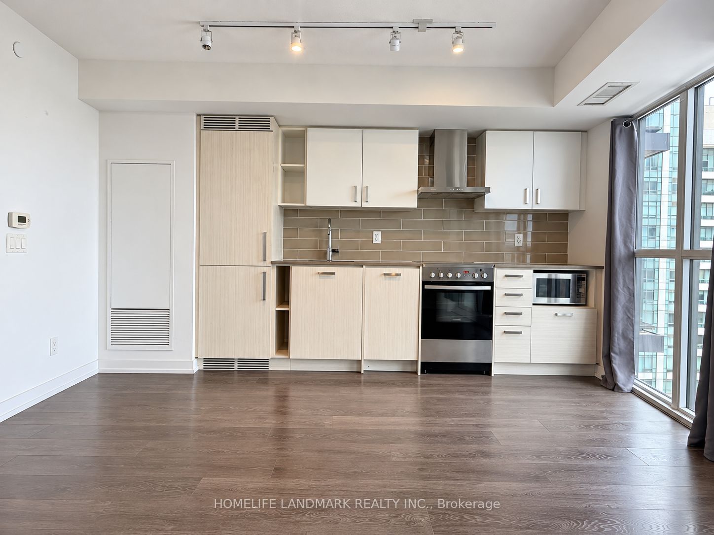 125 Redpath Avenue 1711 Property Photo 5