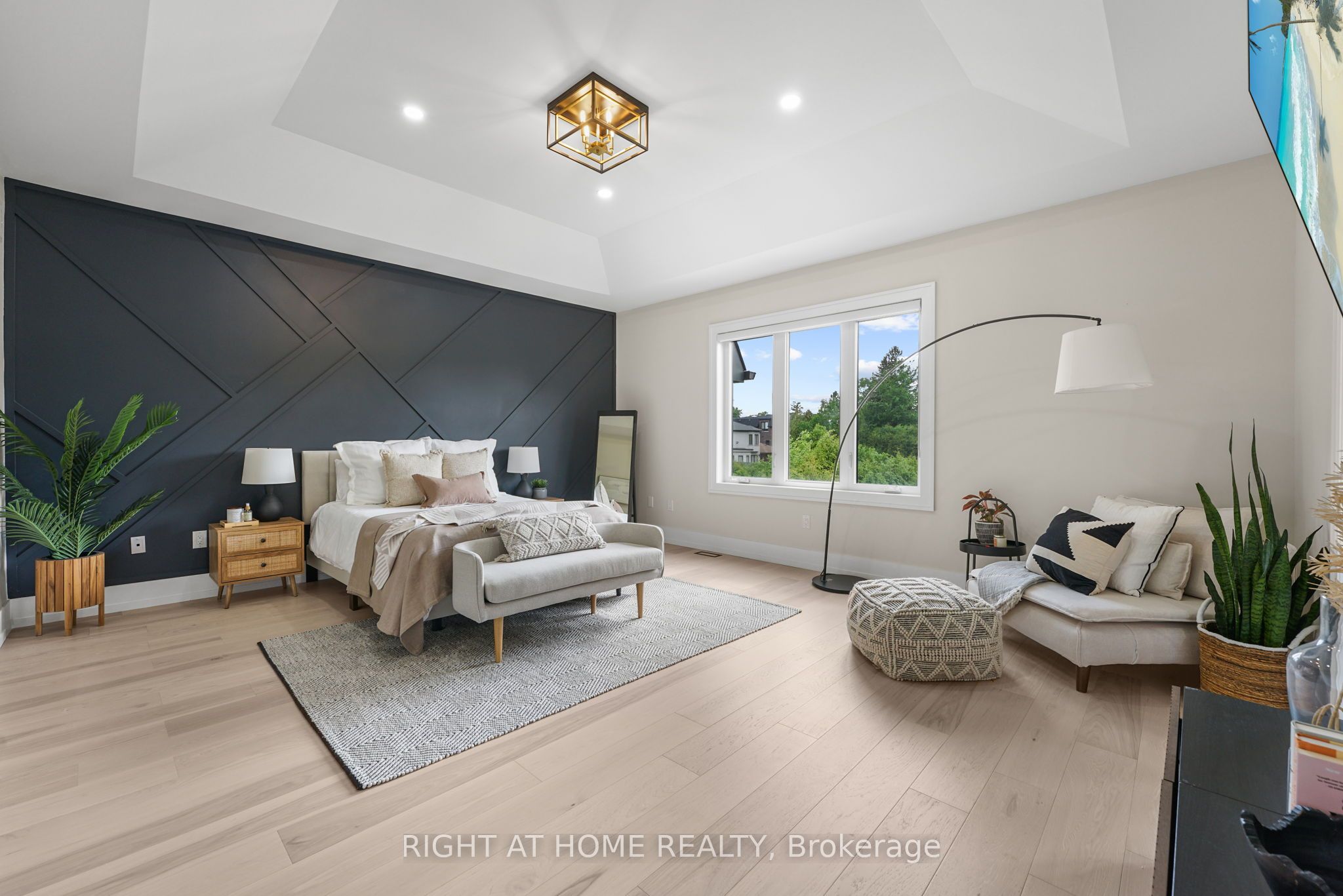 262 Senlac Road Property Photo 7