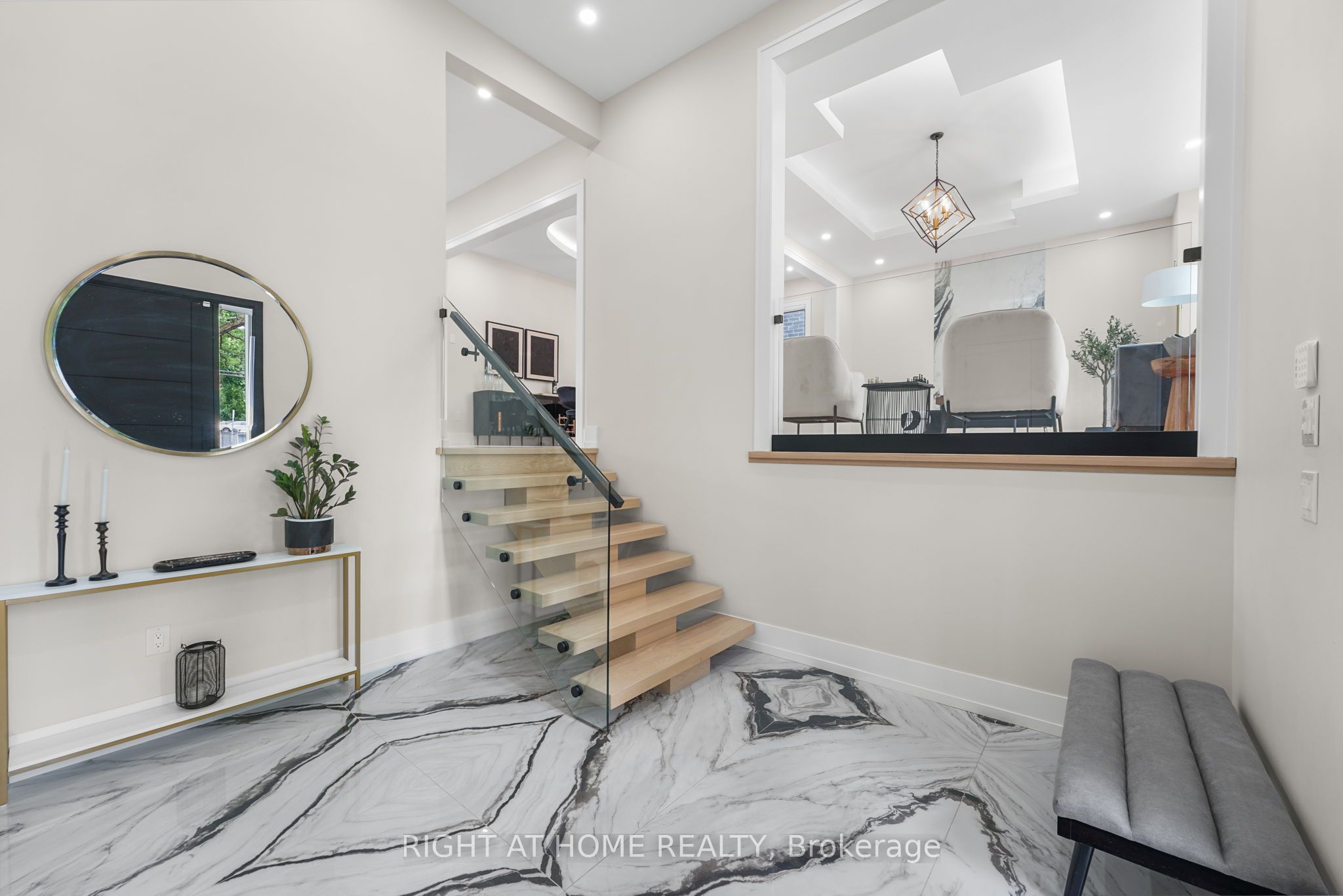 262 Senlac Road Property Photo 8