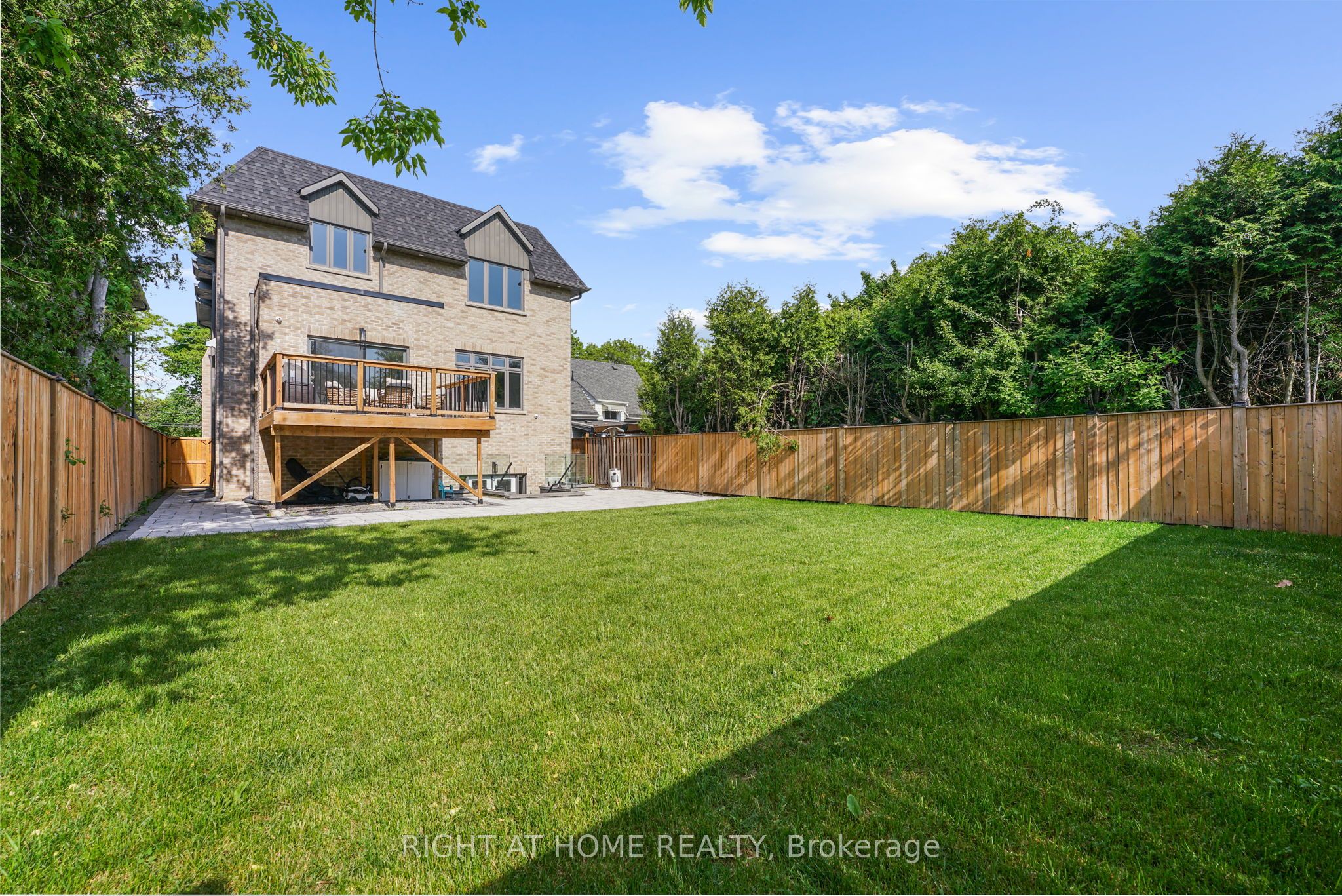 262 Senlac Road Property Photo 12