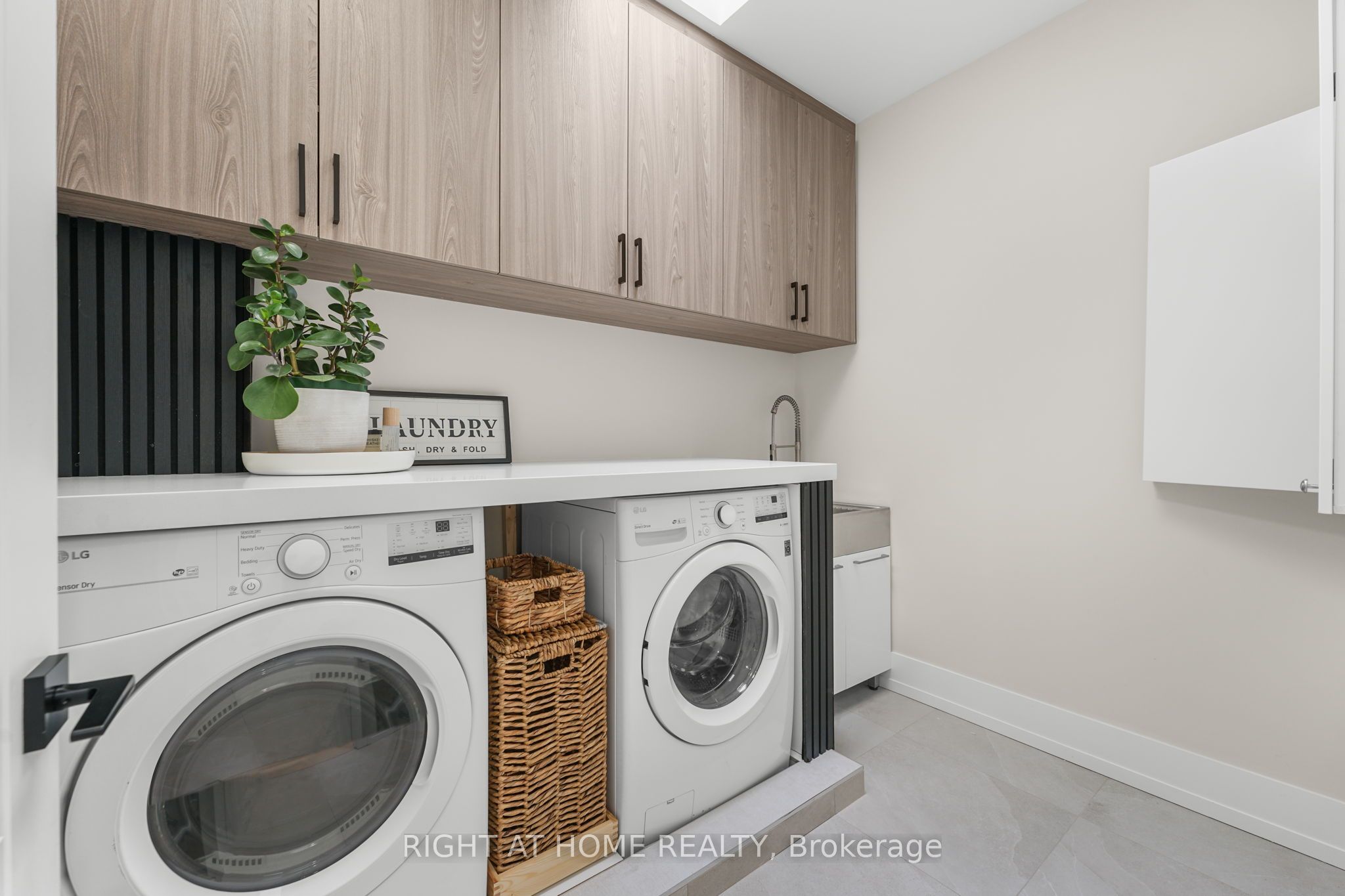 262 Senlac Road Property Photo 17