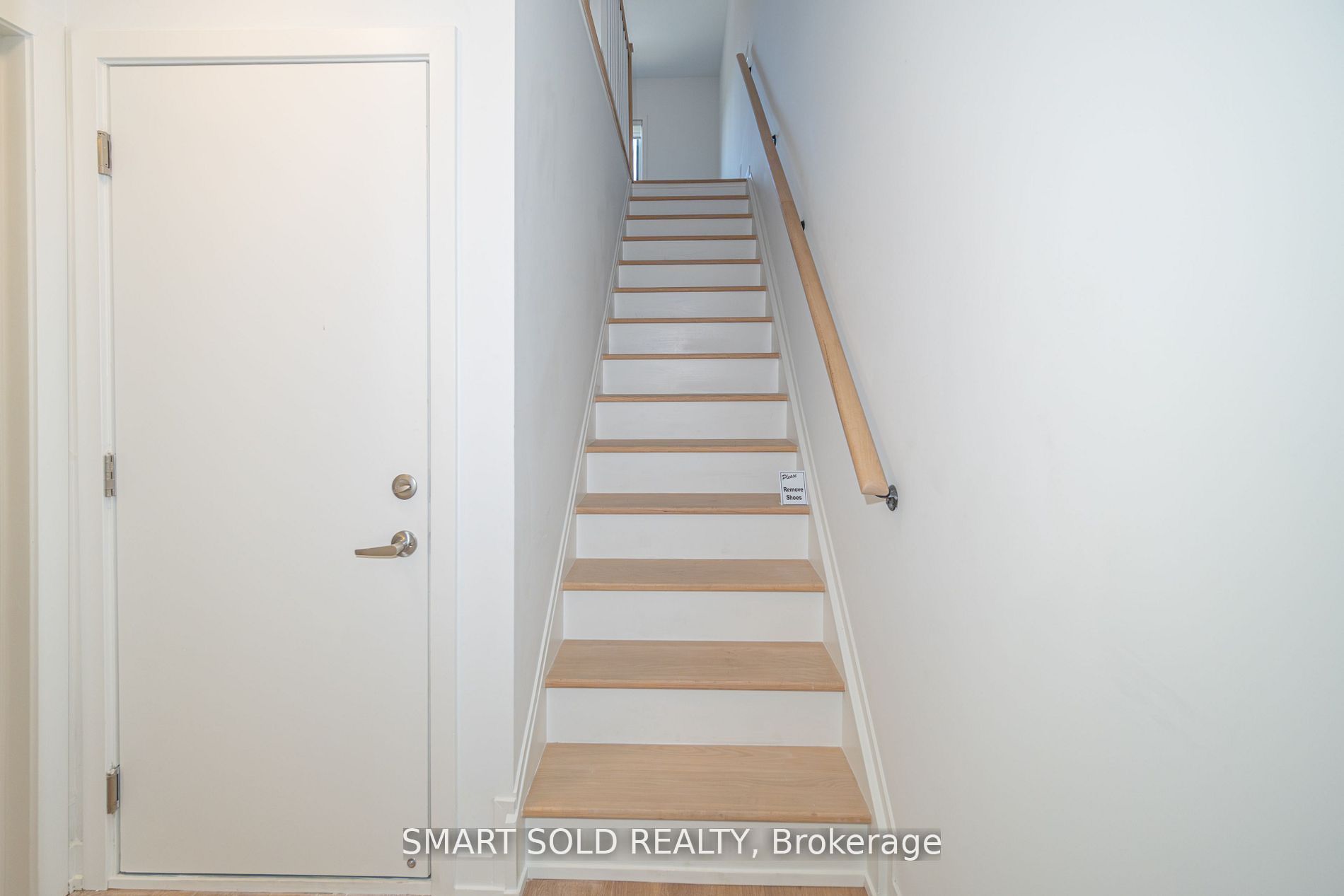 29 Spruce Pines Crescent Property Photo 8