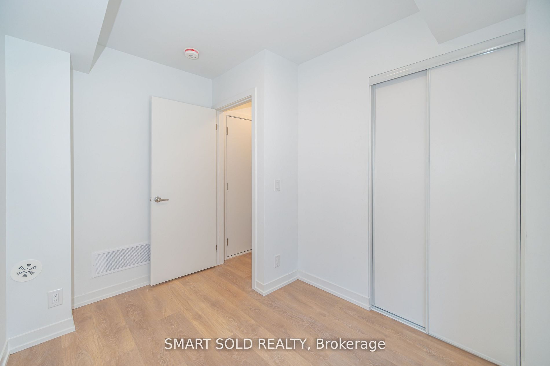 29 Spruce Pines Crescent Property Photo 12