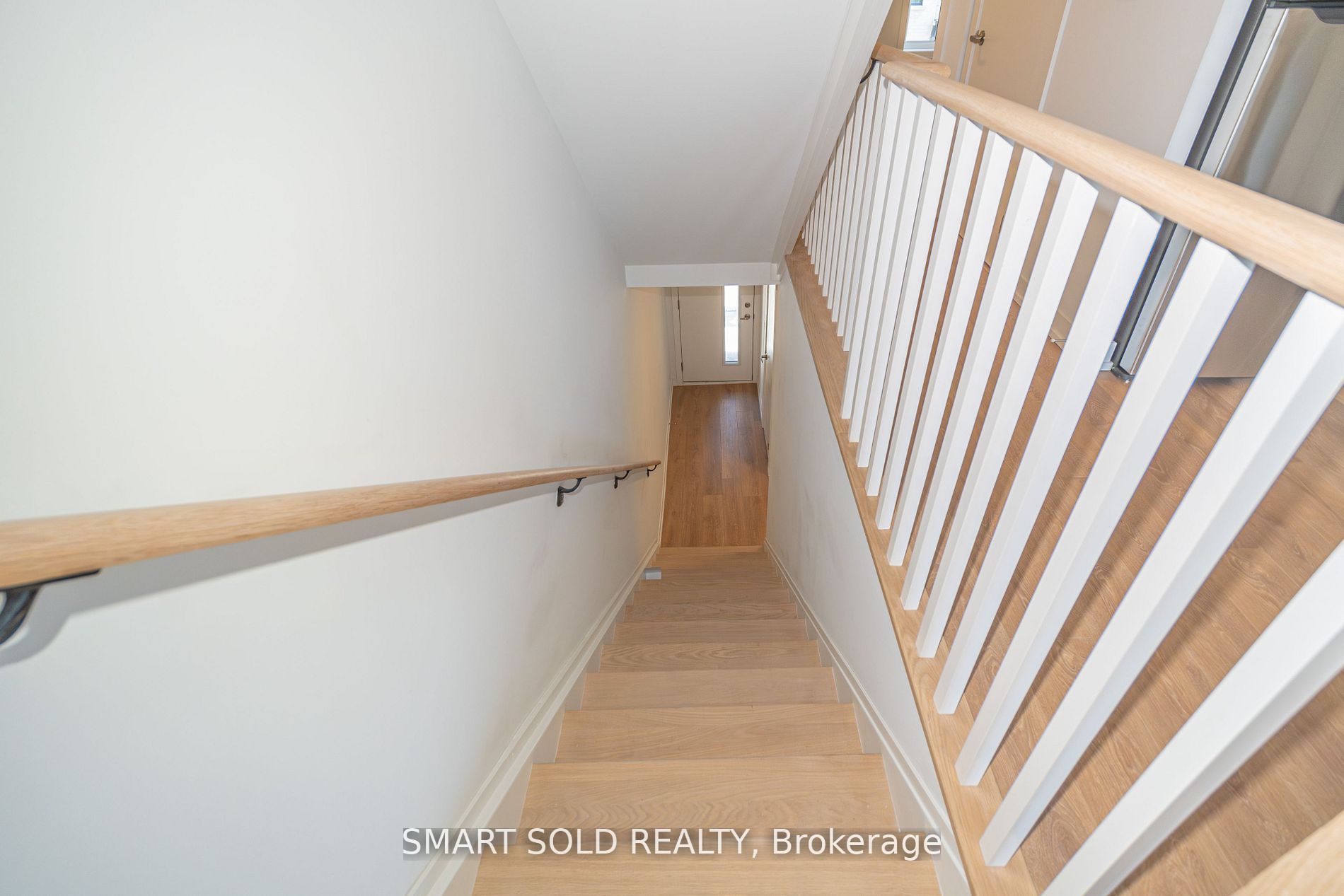 29 Spruce Pines Crescent Property Photo 13