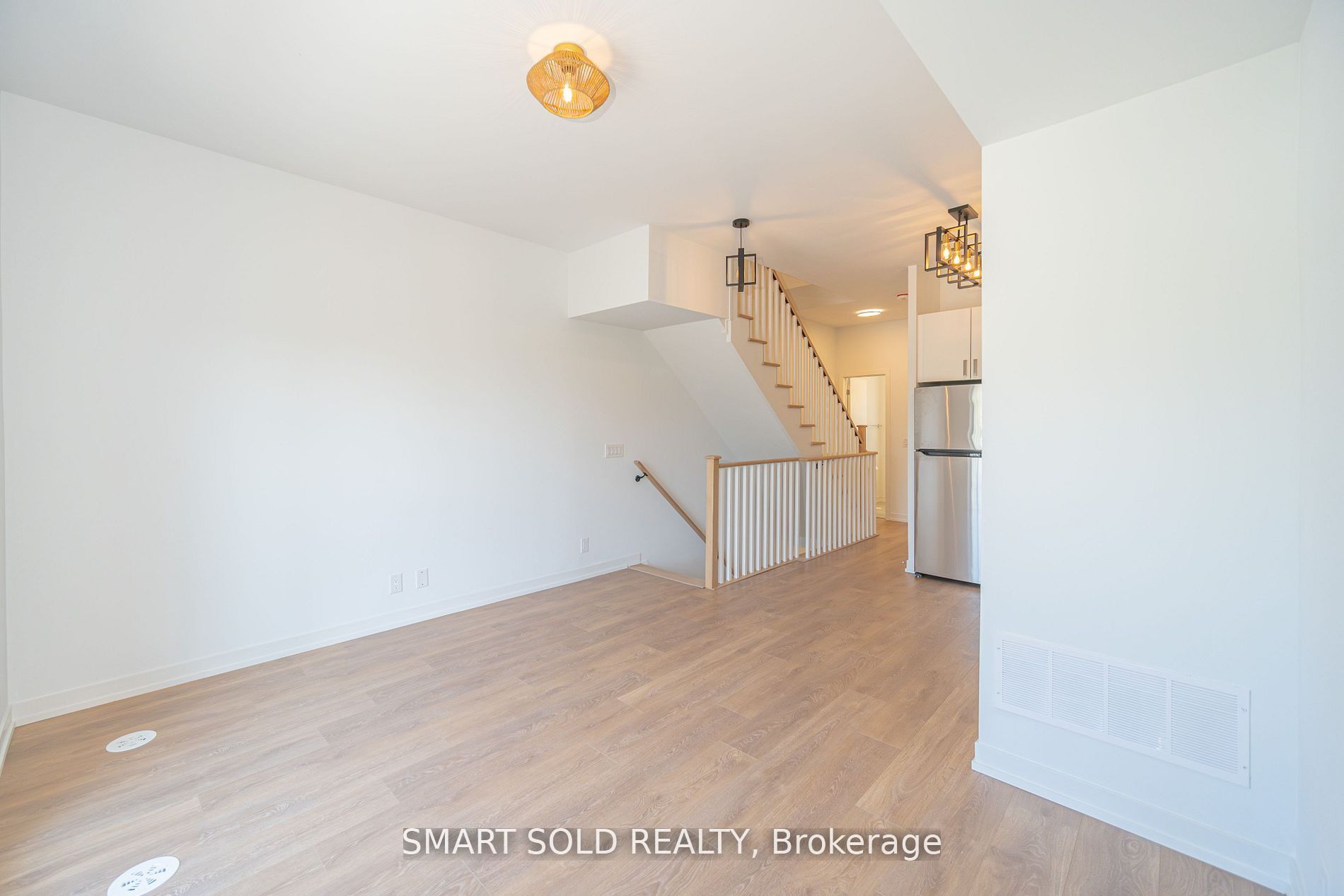 29 Spruce Pines Crescent Property Photo 16