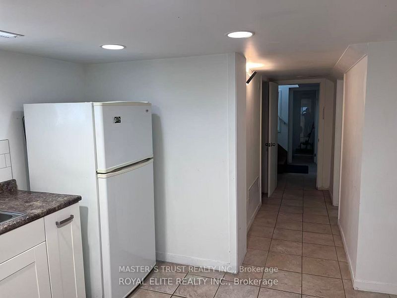 89 Finch Avenue E Property Photo 9