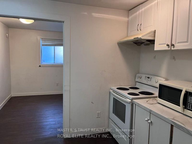 89 Finch Ave East Avenue Property Photo 10