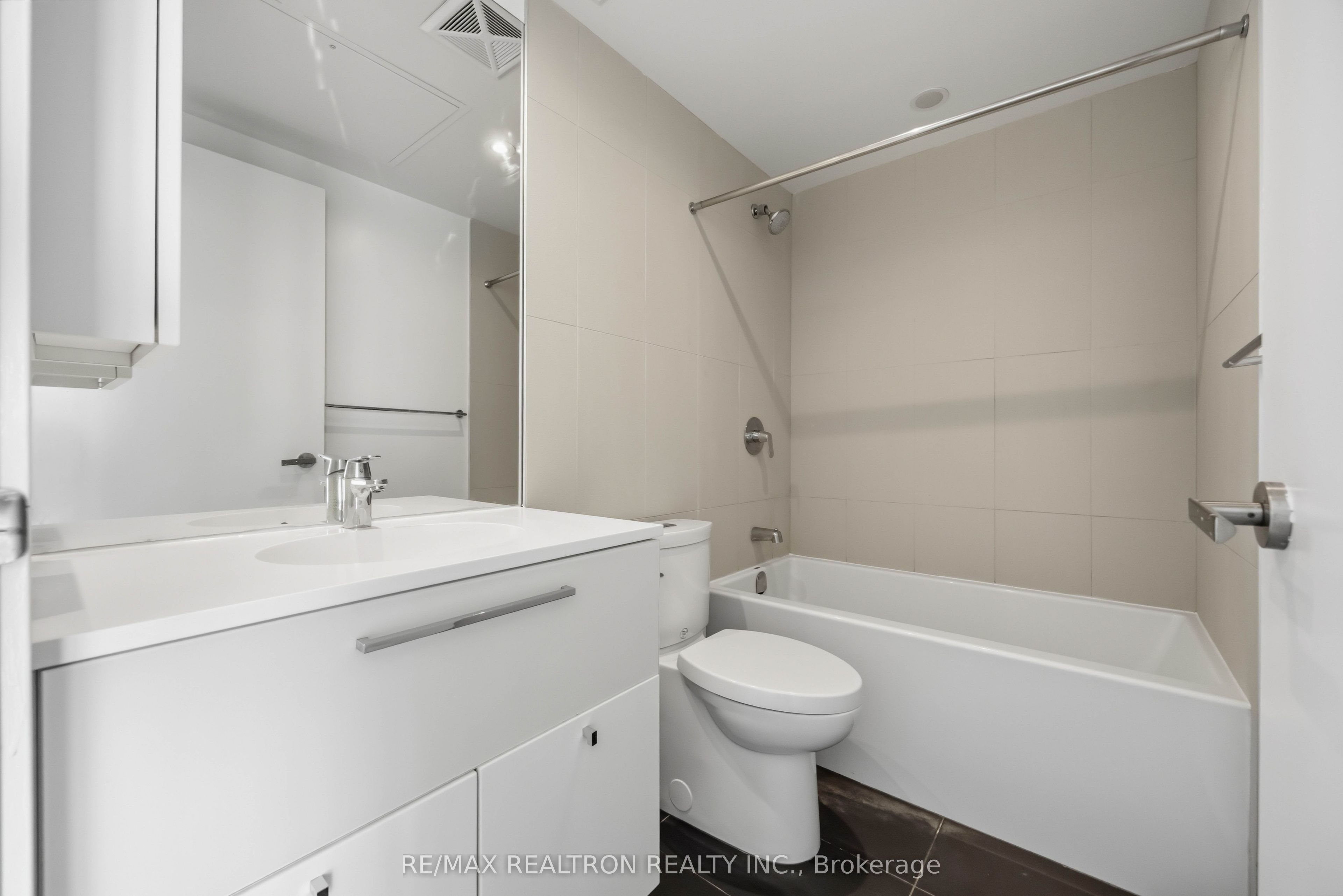 15 Grenville Street 4102 Property Photo 23