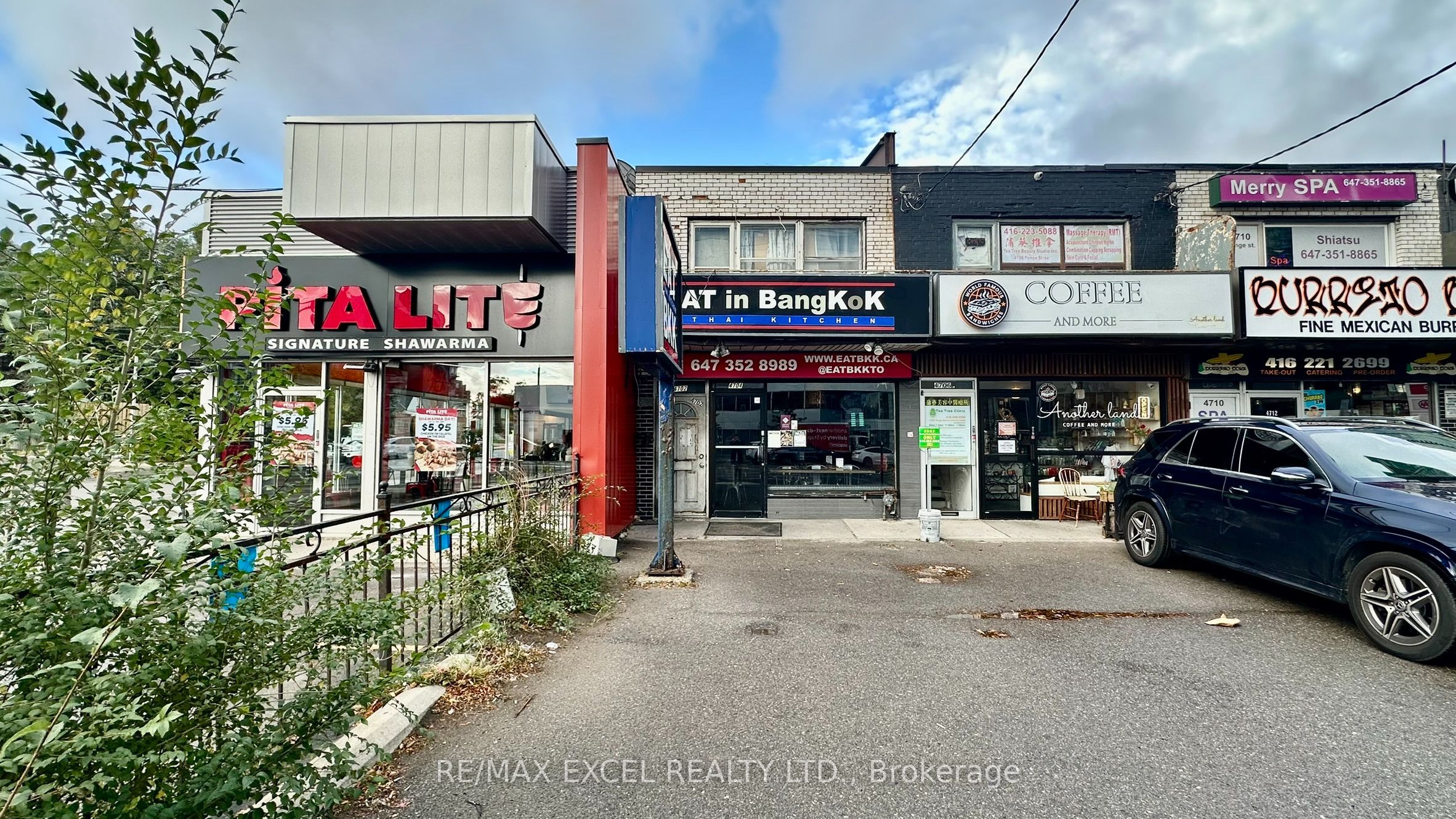 4704 Yonge Street Property Photo 1