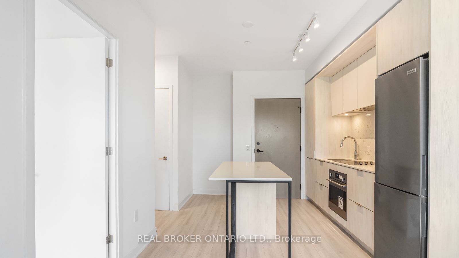 130 River Street 2409 Property Photo 8