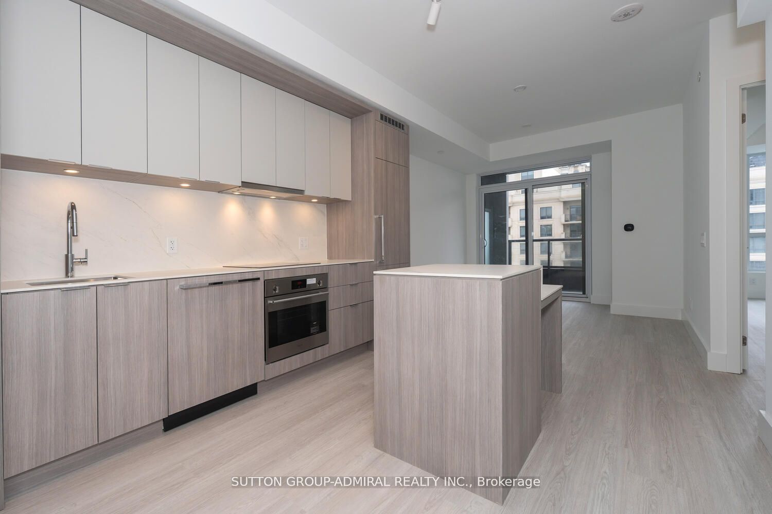 6 Greenbriar Road 526 Property Photo 2