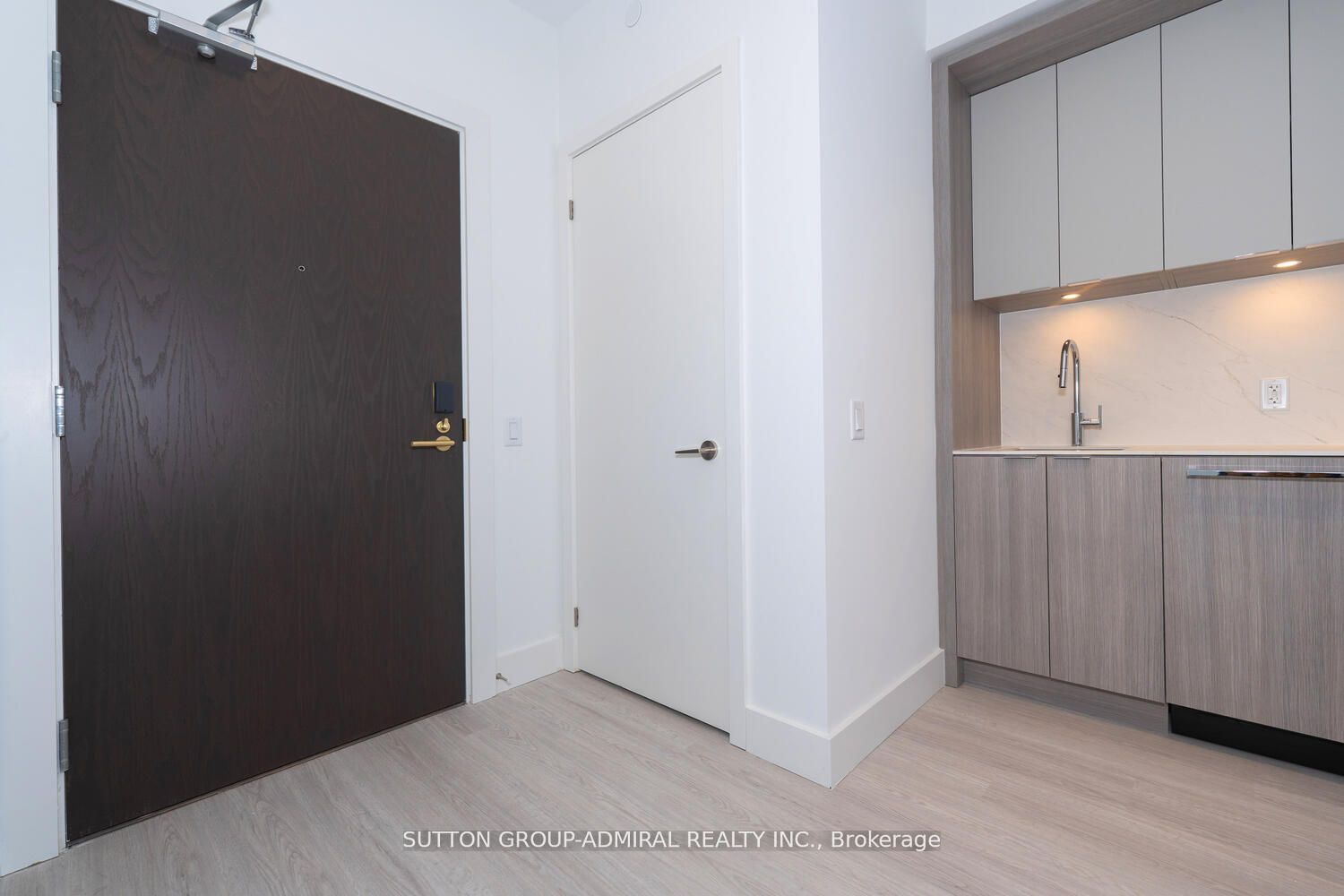 6 Greenbriar Road 526 Property Photo 7