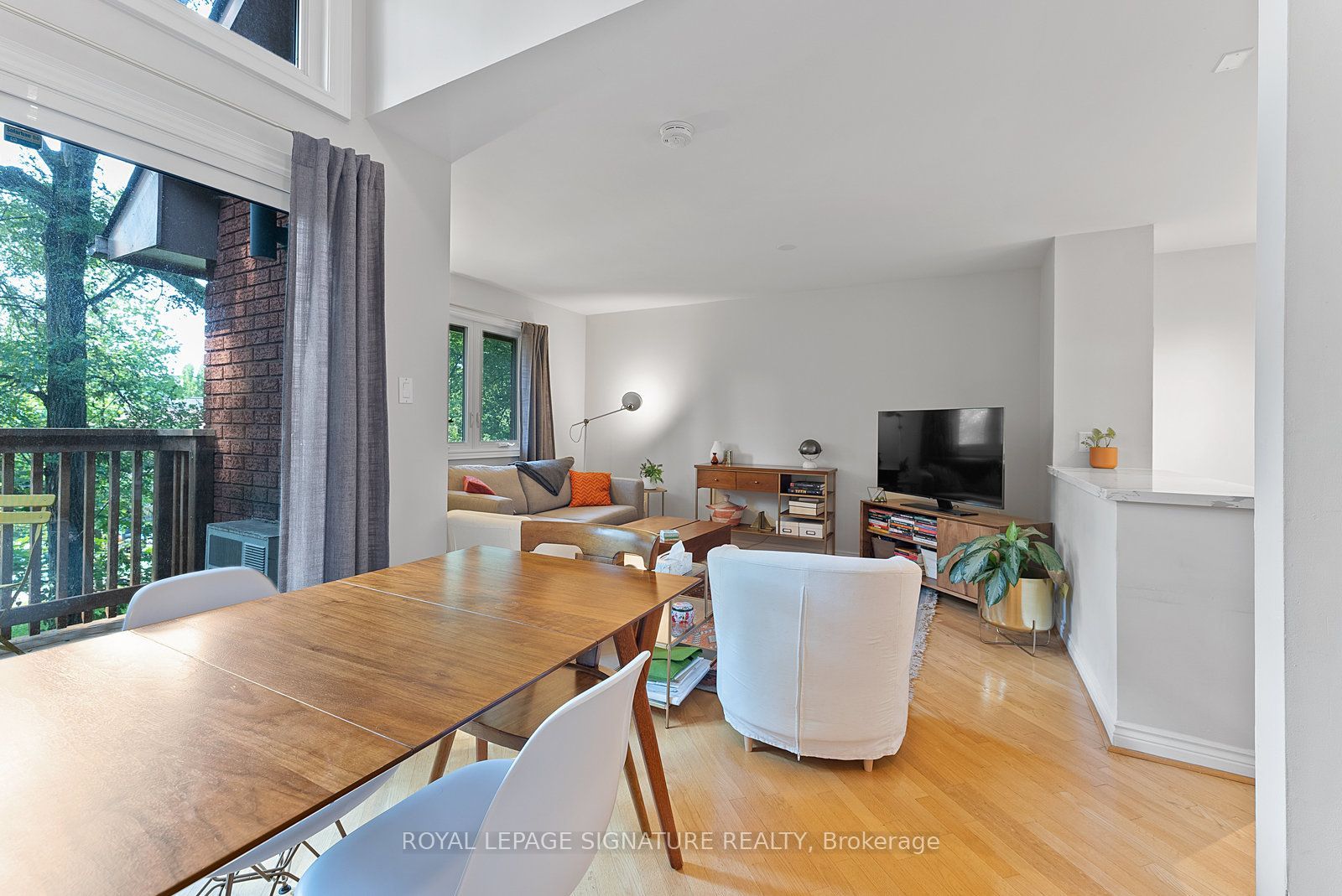 359 Albany Avenue 2 Property Photo 3