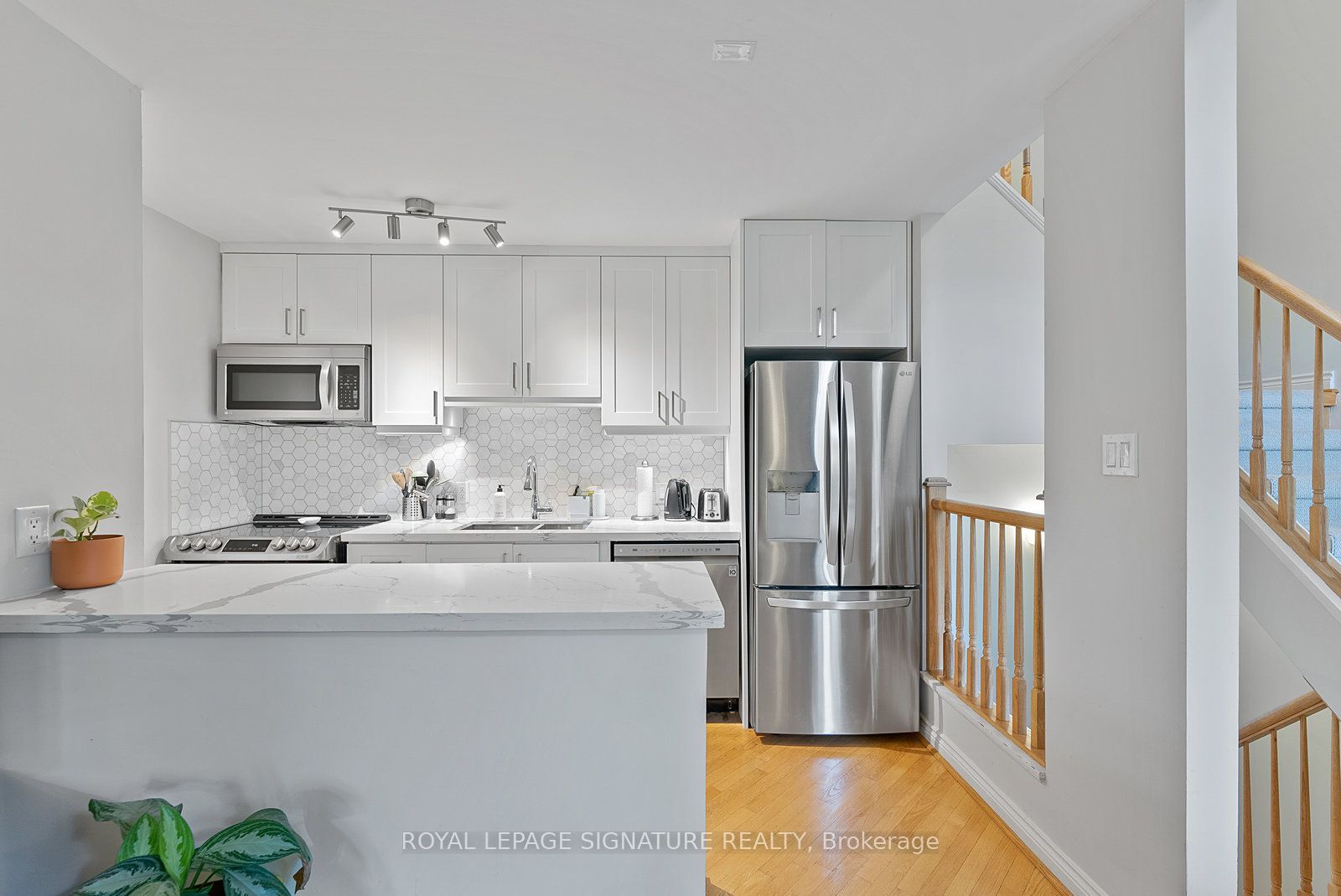 359 Albany Avenue 2 Property Photo 13