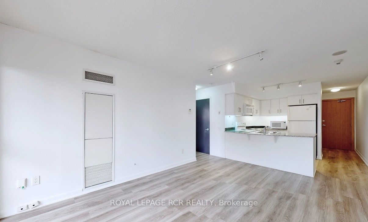 33 Sheppard Avenue 901 Property Photo 2