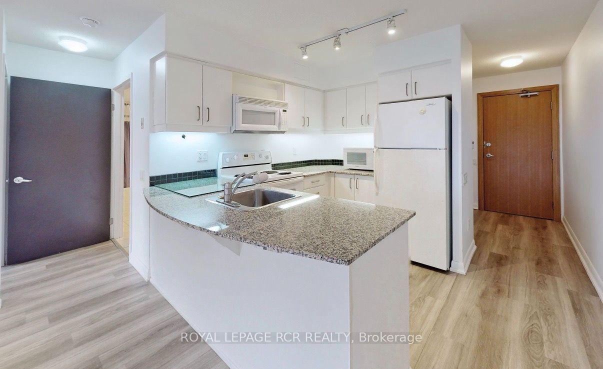 33 Sheppard Avenue 901 Property Photo 8