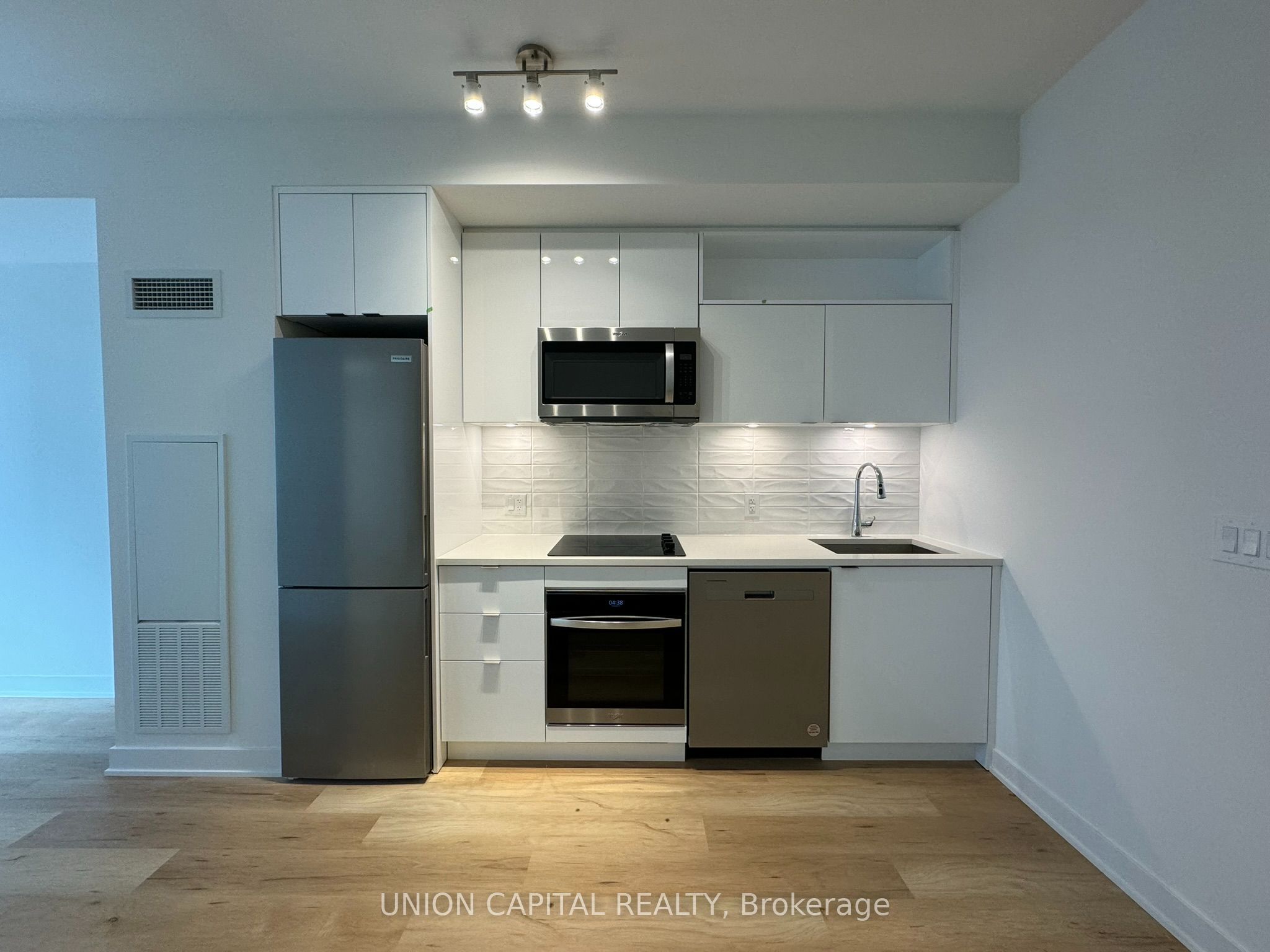60 Princess Street 629 Property Photo 2