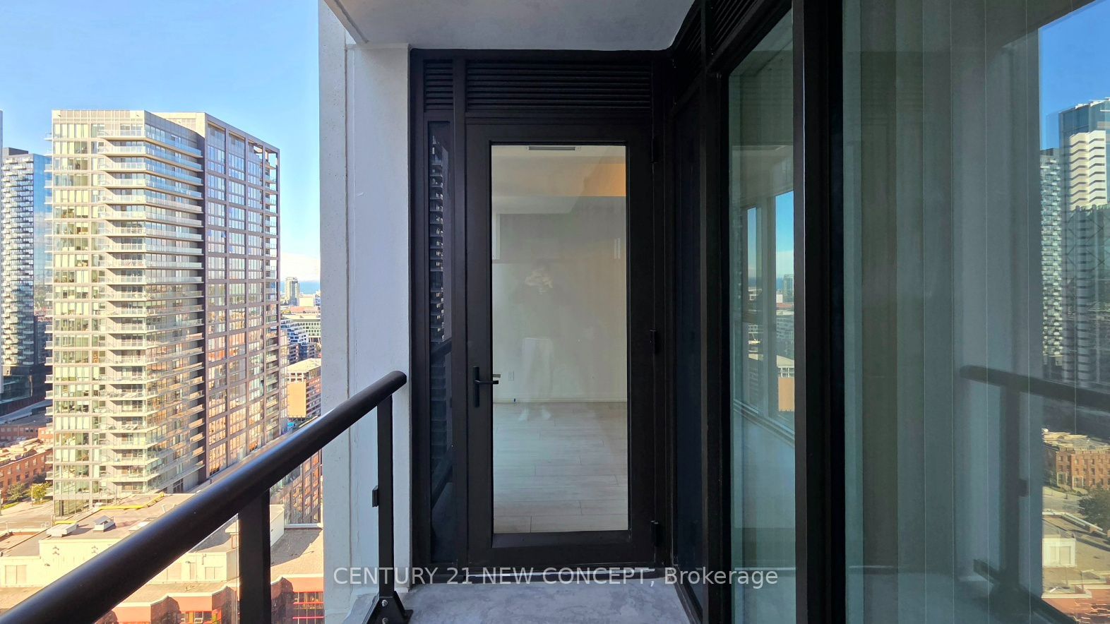 400 King Street W 2915 Property Photo 14