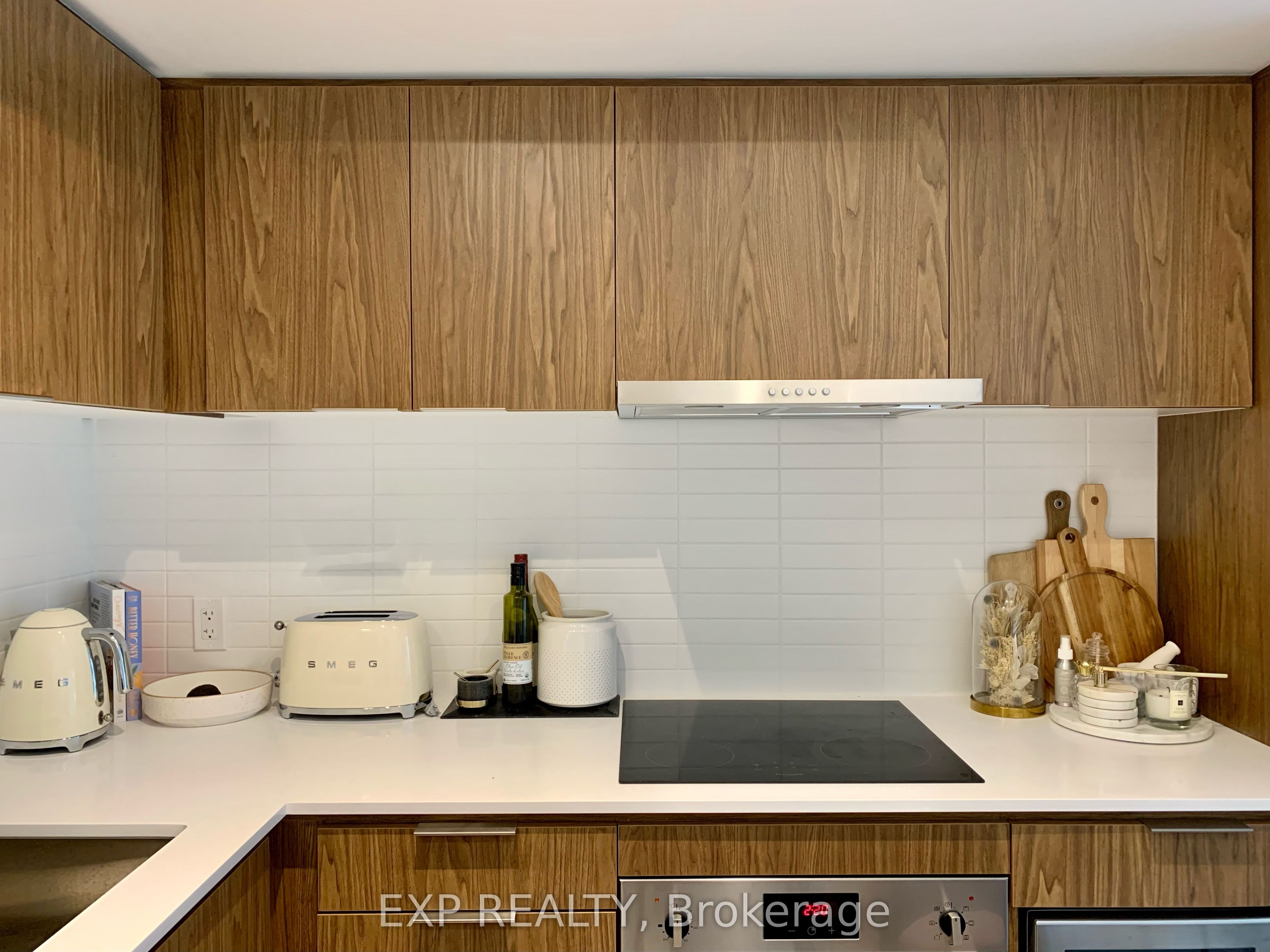 60 Shuter Street 1501 Property Photo 4