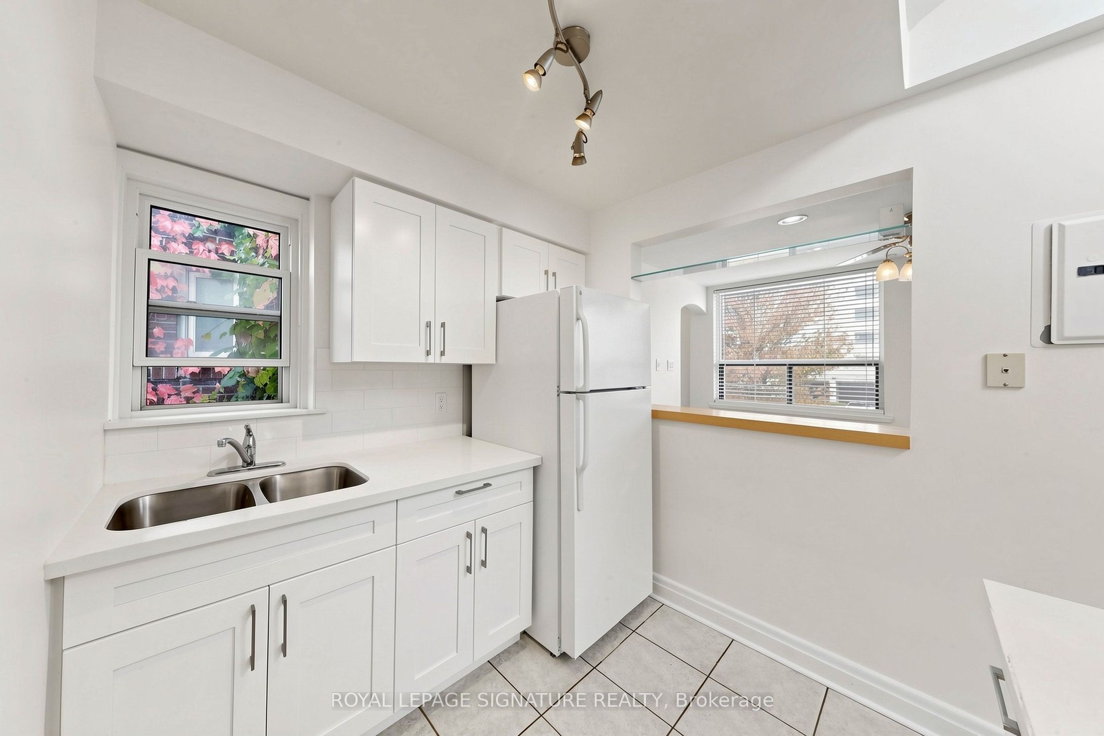 461 Eglinton Avenue E 2 Property Photo 10