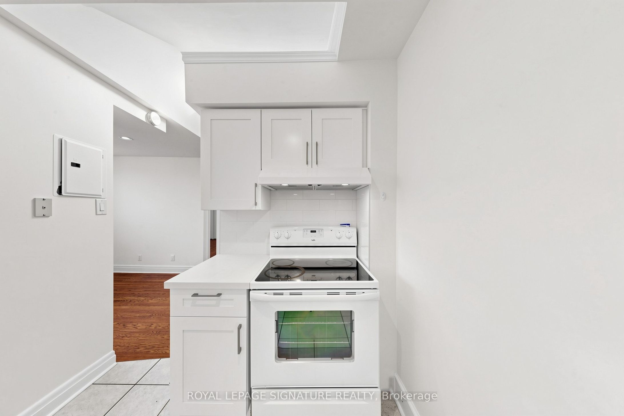 461 Eglinton Avenue E 2 Property Photo 13