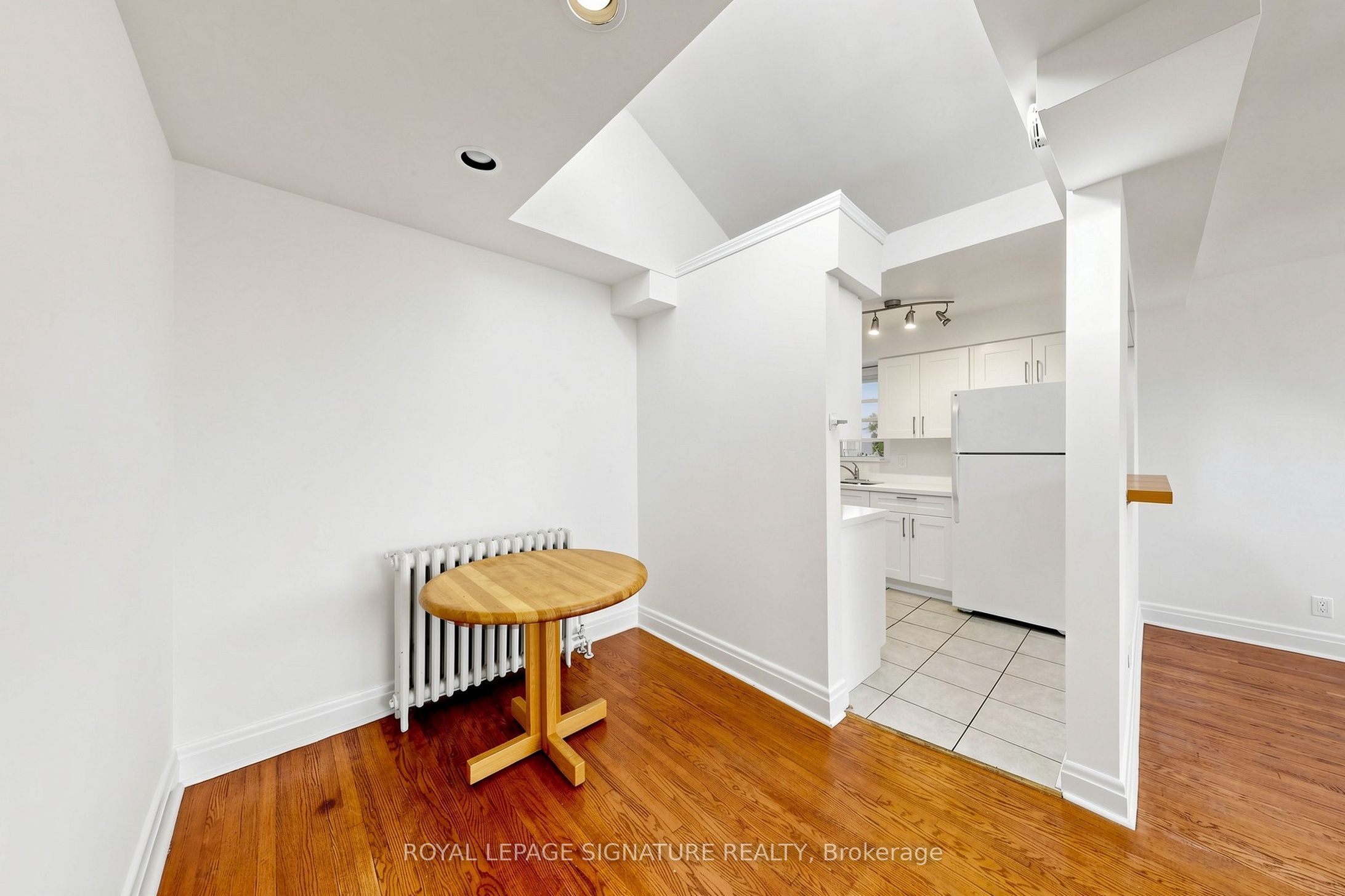 461 Eglinton Avenue E 2 Property Photo 15