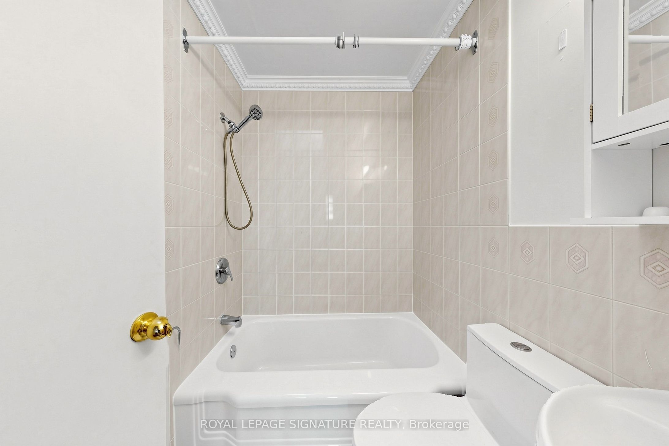461 Eglinton Avenue E 2 Property Photo 26