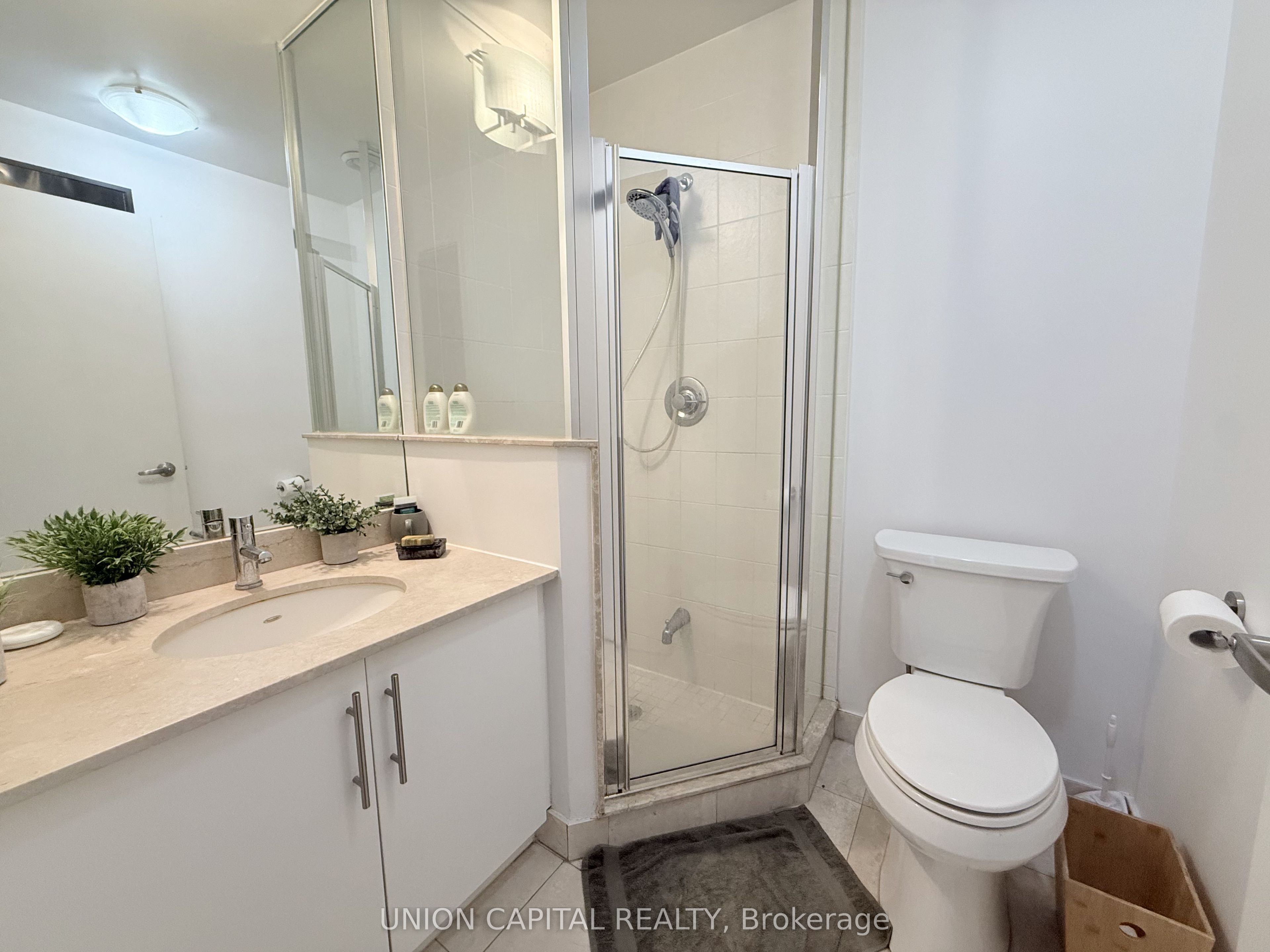 65 Bremner Boulevard 1402 Property Photo 8