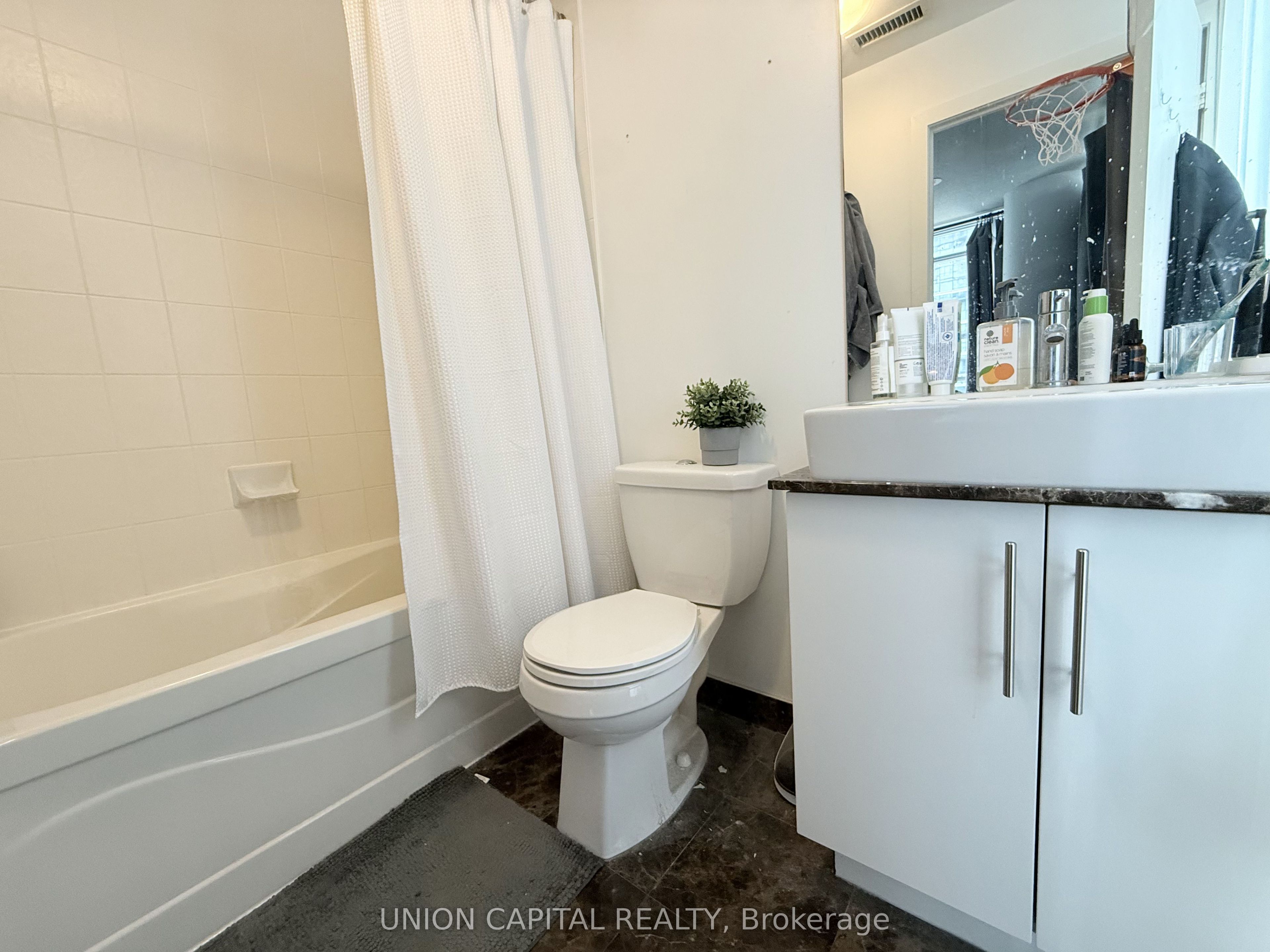 65 Bremner Boulevard 1402 Property Photo 9