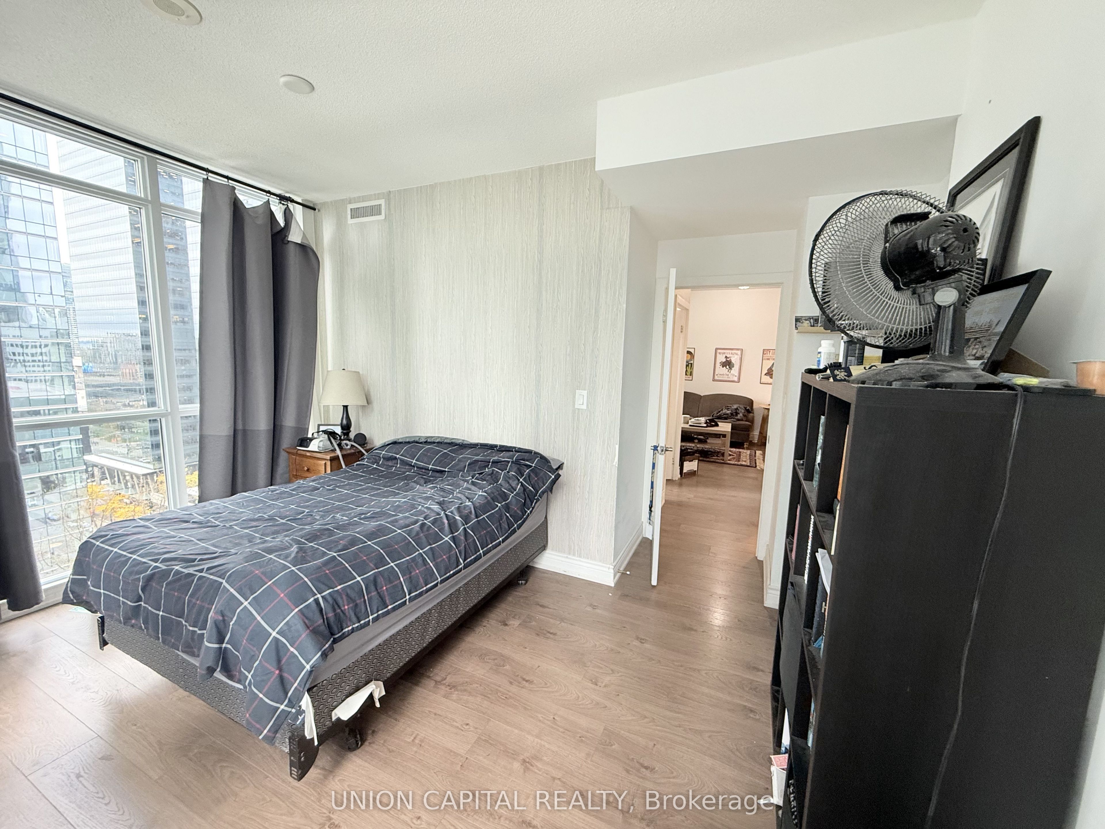 65 Bremner Boulevard 1402 Property Photo 10