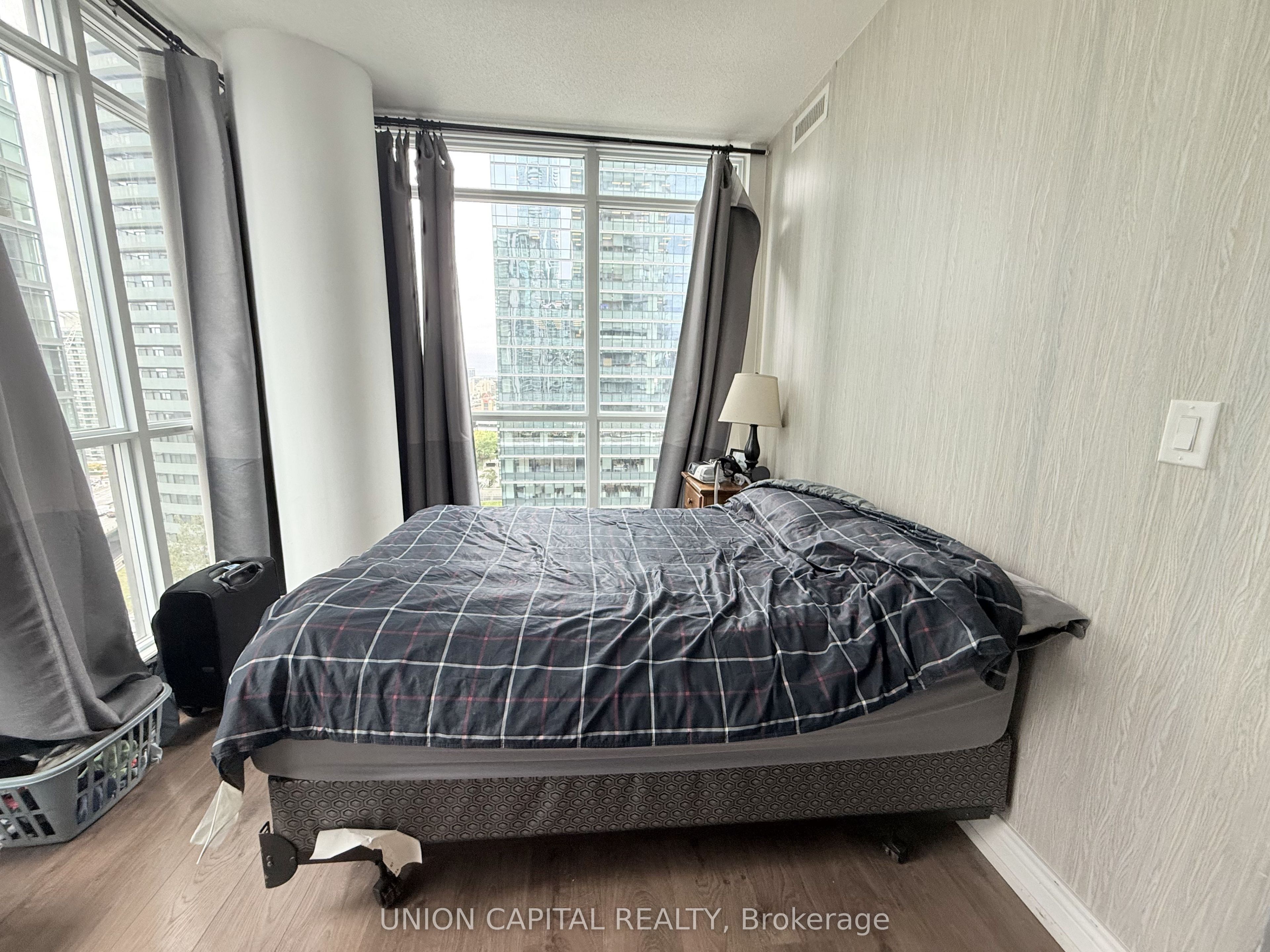 65 Bremner Boulevard 1402 Property Photo 11