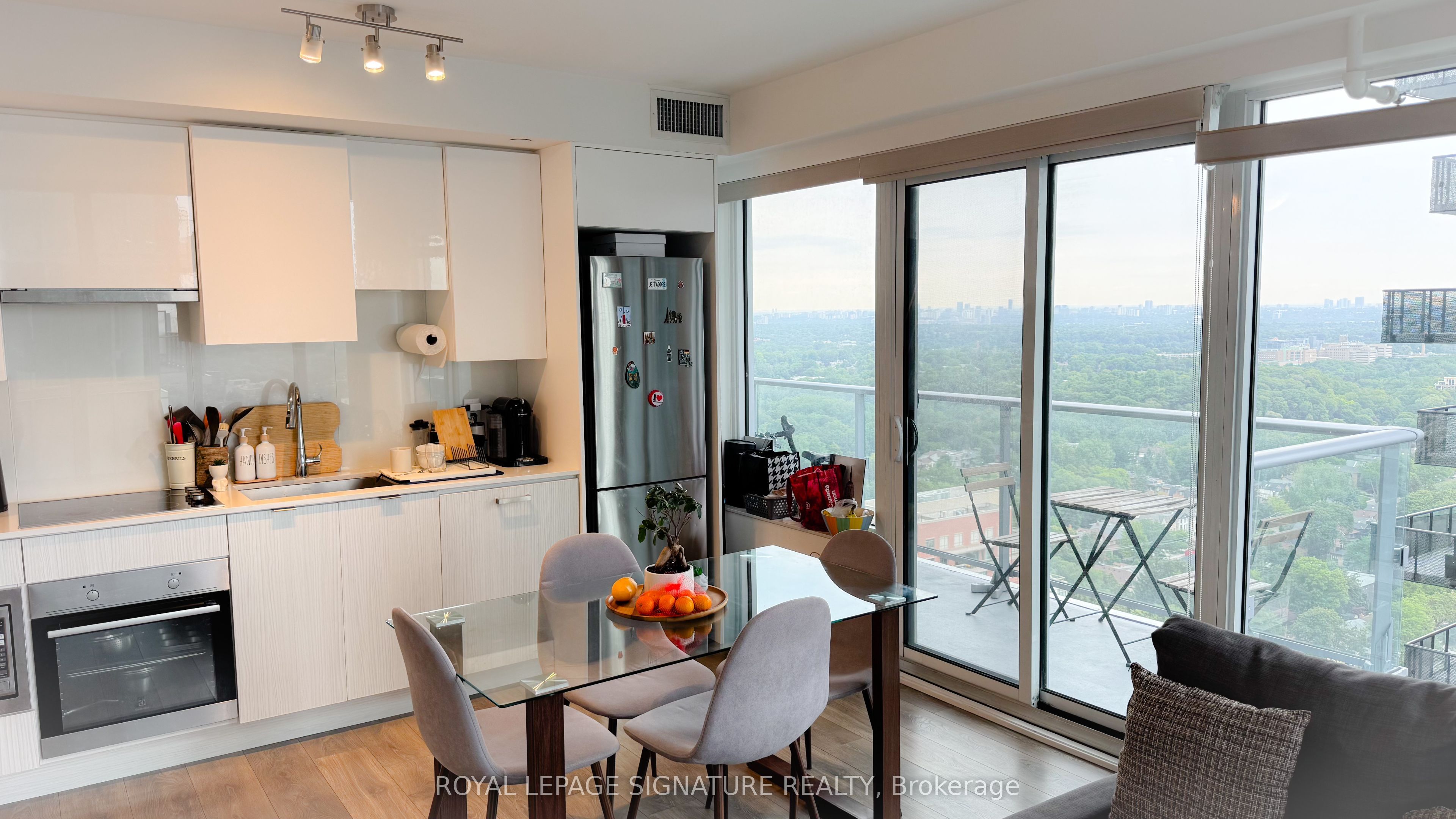 99 Broadway Avenue 3004 Property Photo 7