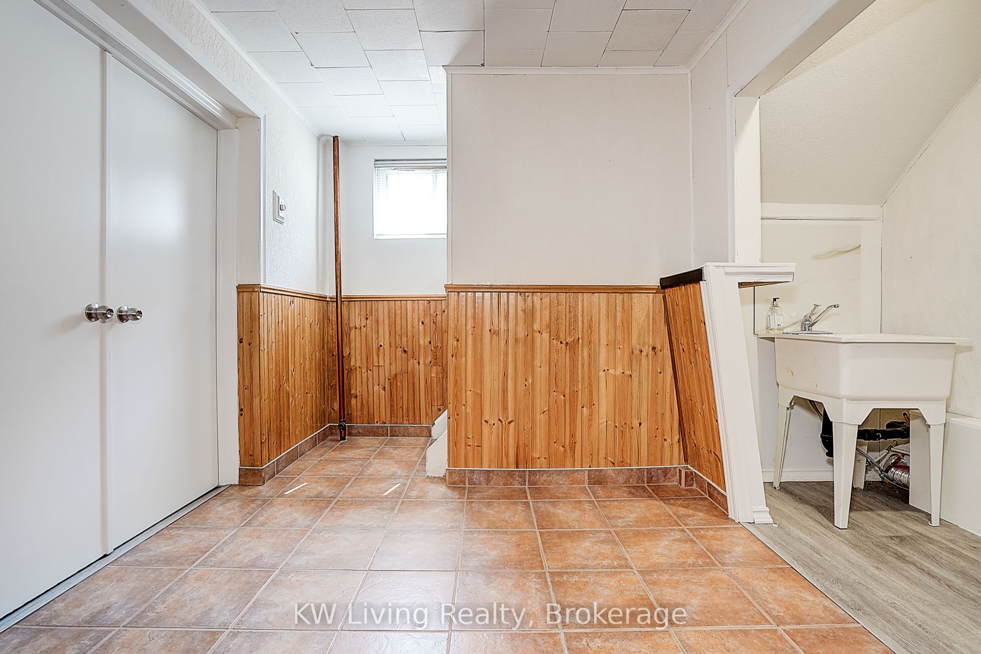 78 Roywood Drive Basement Back Unit Property Photo 29