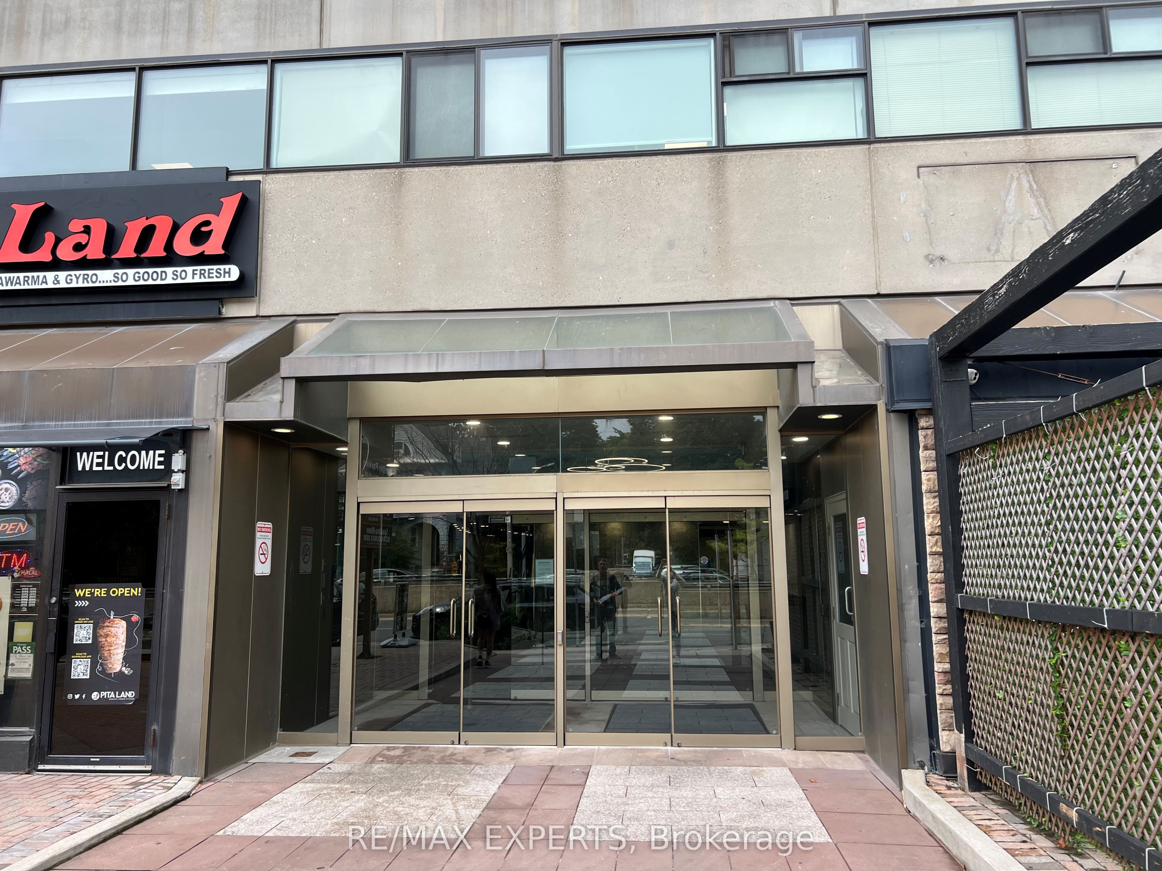 720 Spadina Avenue 413 Property Photo 2