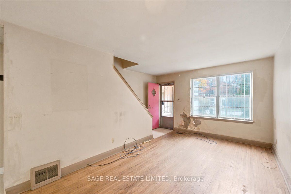 12 Khedive Avenue Property Photo 4