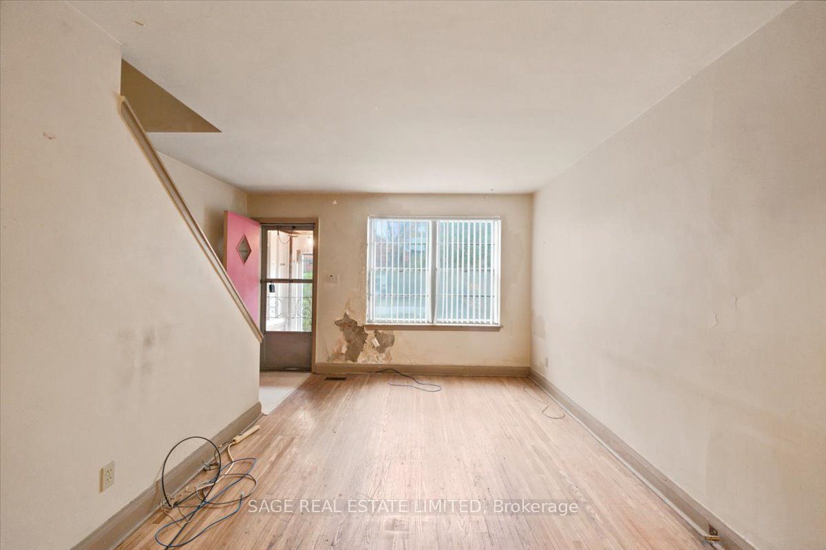 12 Khedive Avenue Property Photo 5