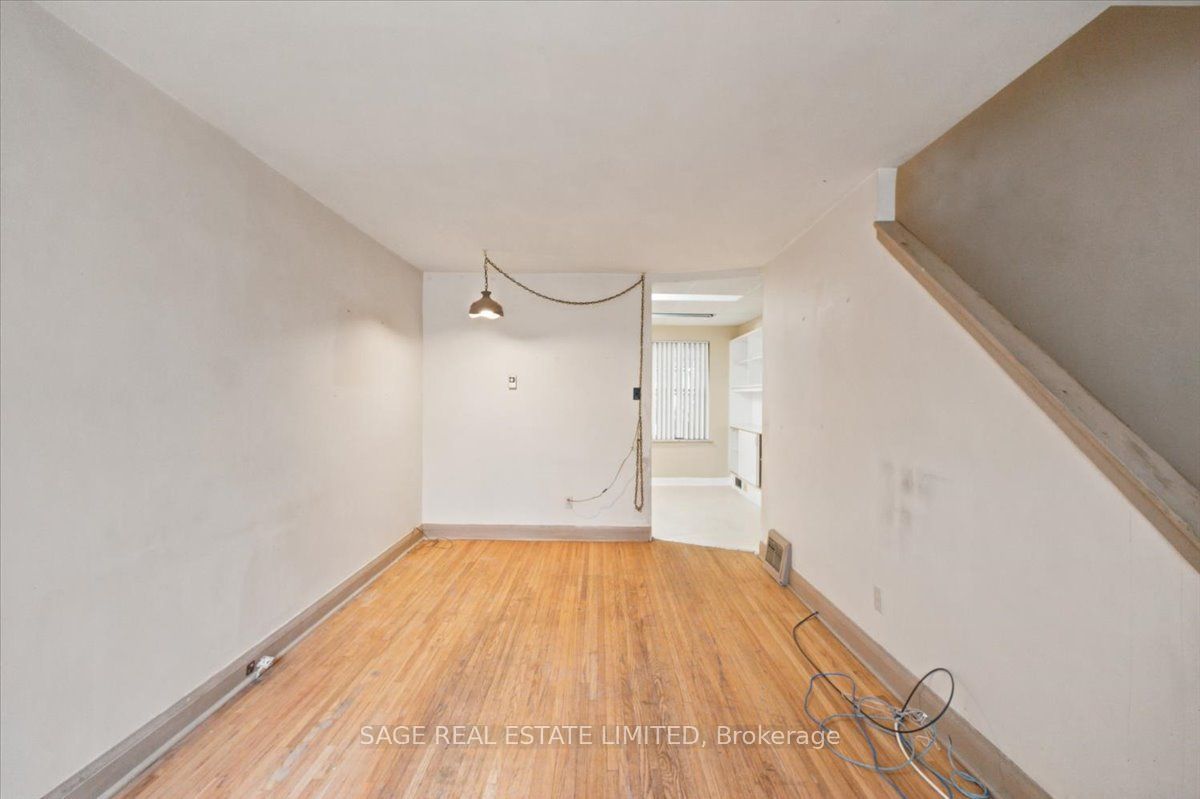 12 Khedive Avenue Property Photo 6