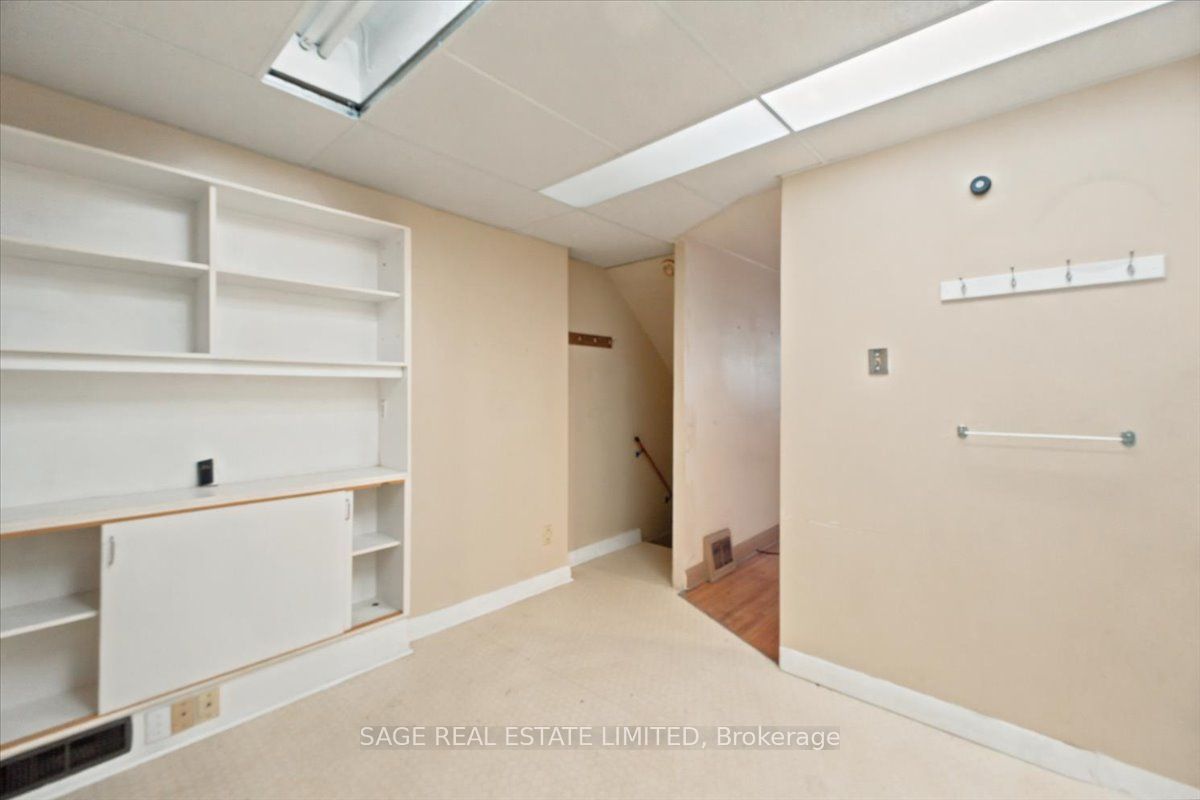 12 Khedive Avenue Property Photo 11