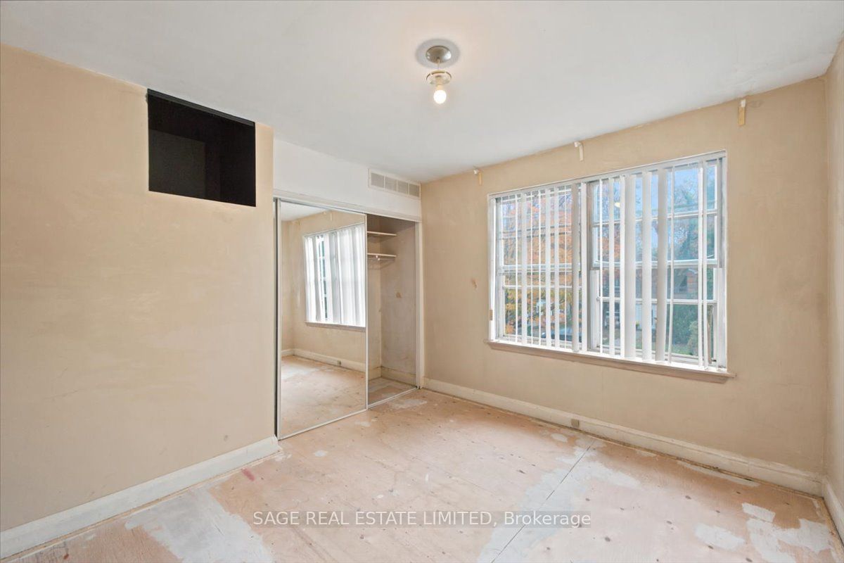 12 Khedive Avenue Property Photo 14