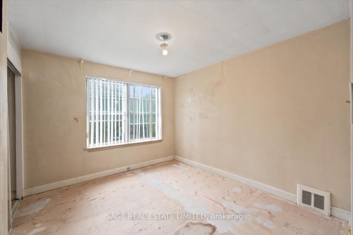 12 Khedive Avenue Property Photo 16