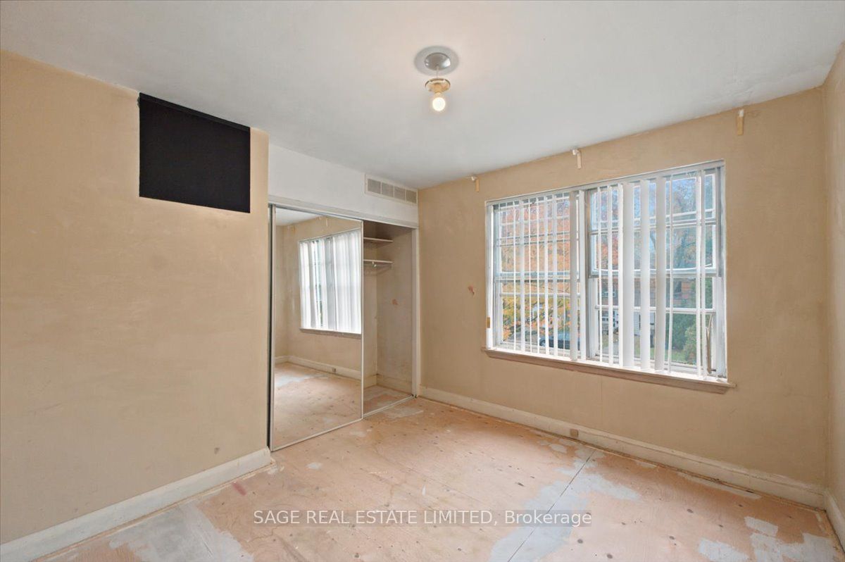 12 Khedive Avenue Property Photo 17