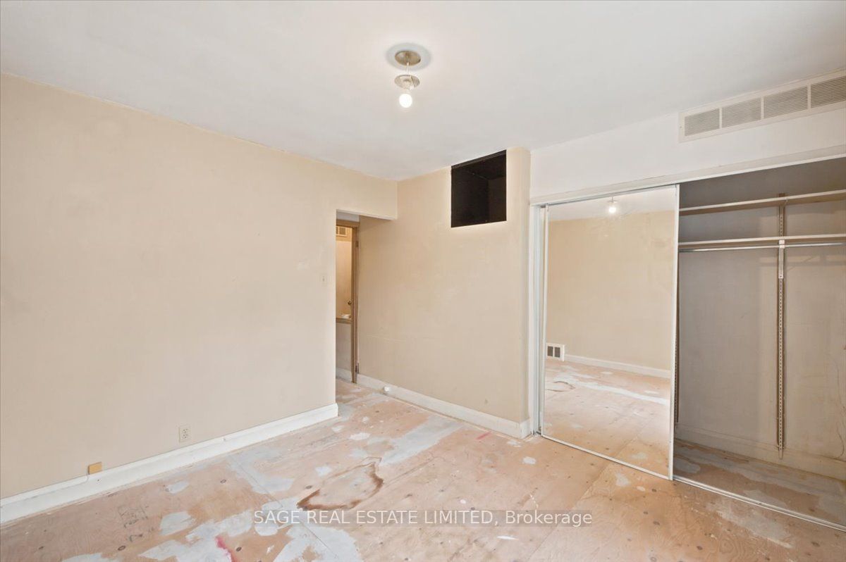 12 Khedive Avenue Property Photo 18