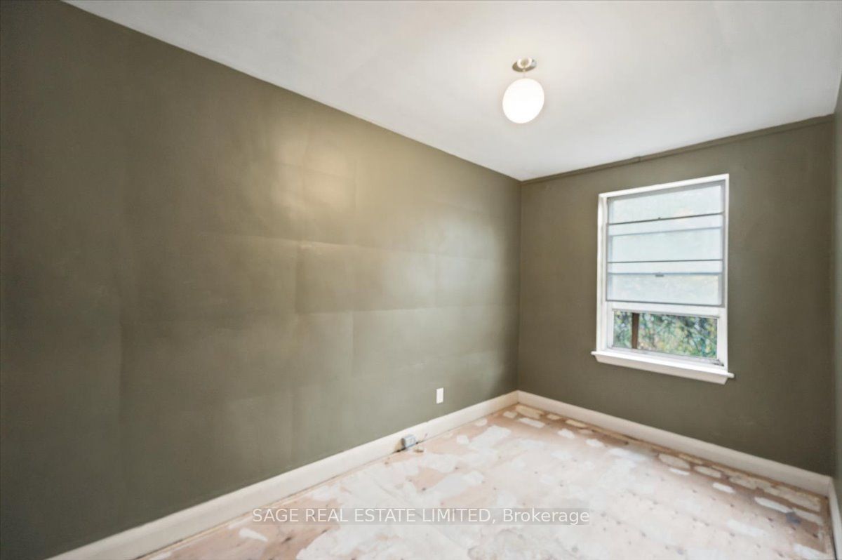 12 Khedive Avenue Property Photo 19