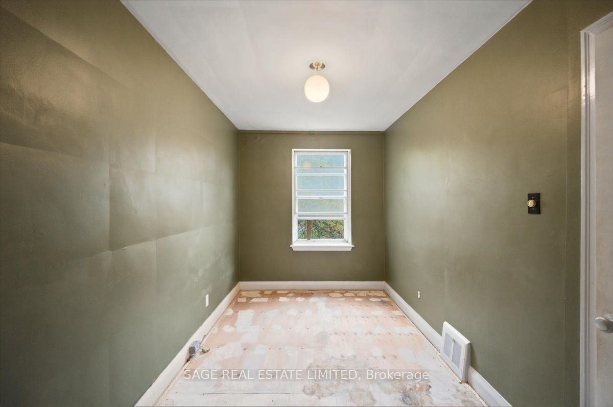 12 Khedive Avenue Property Photo 20